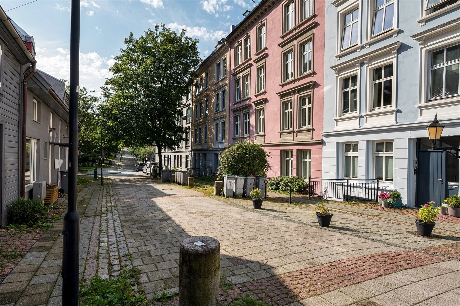 Dette er en av de koseligste gatene Sandviken har å by på. I tillegg er den bilfri! Galleribilde