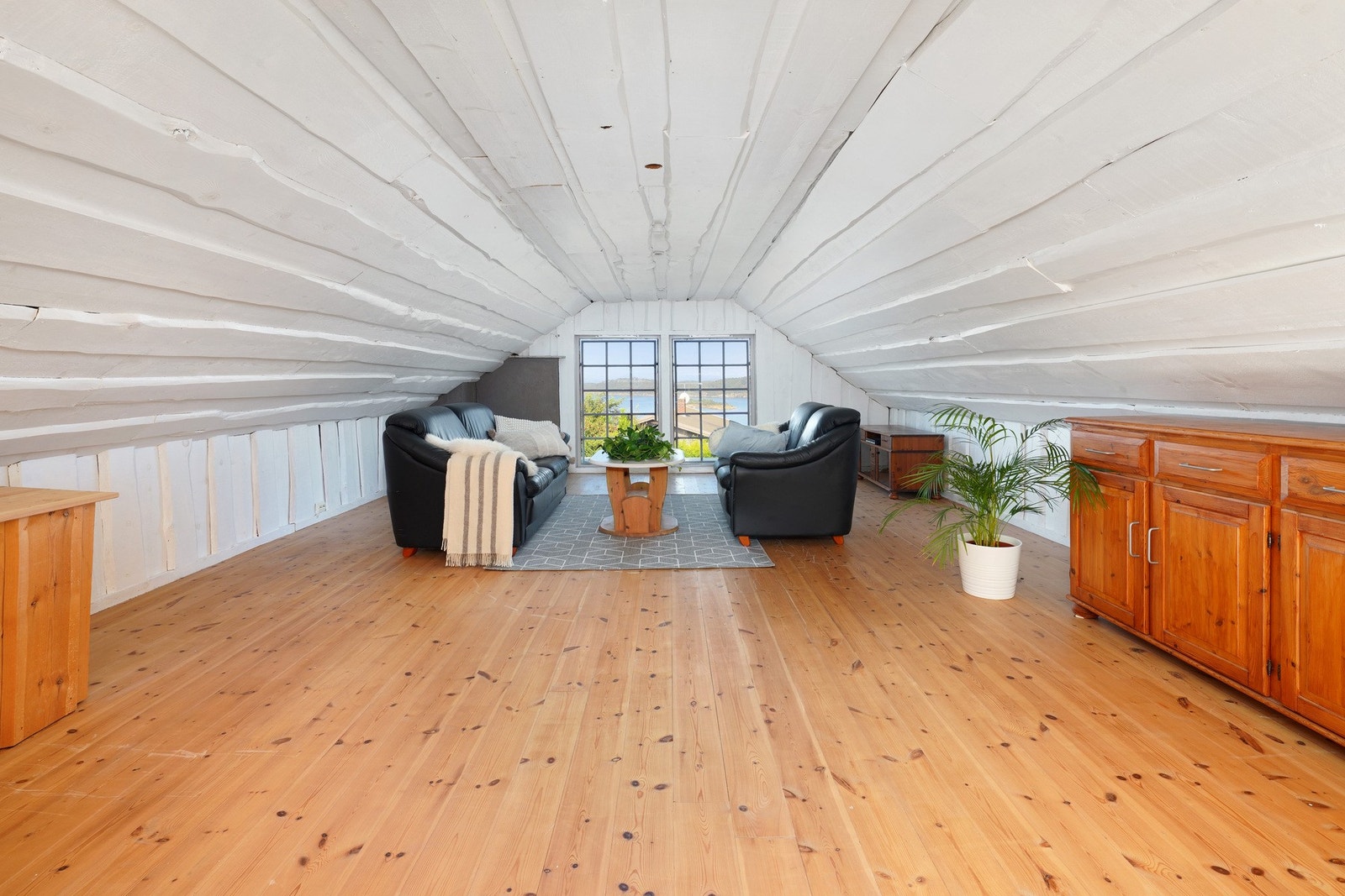 Stor og god loftstue Galleribilde