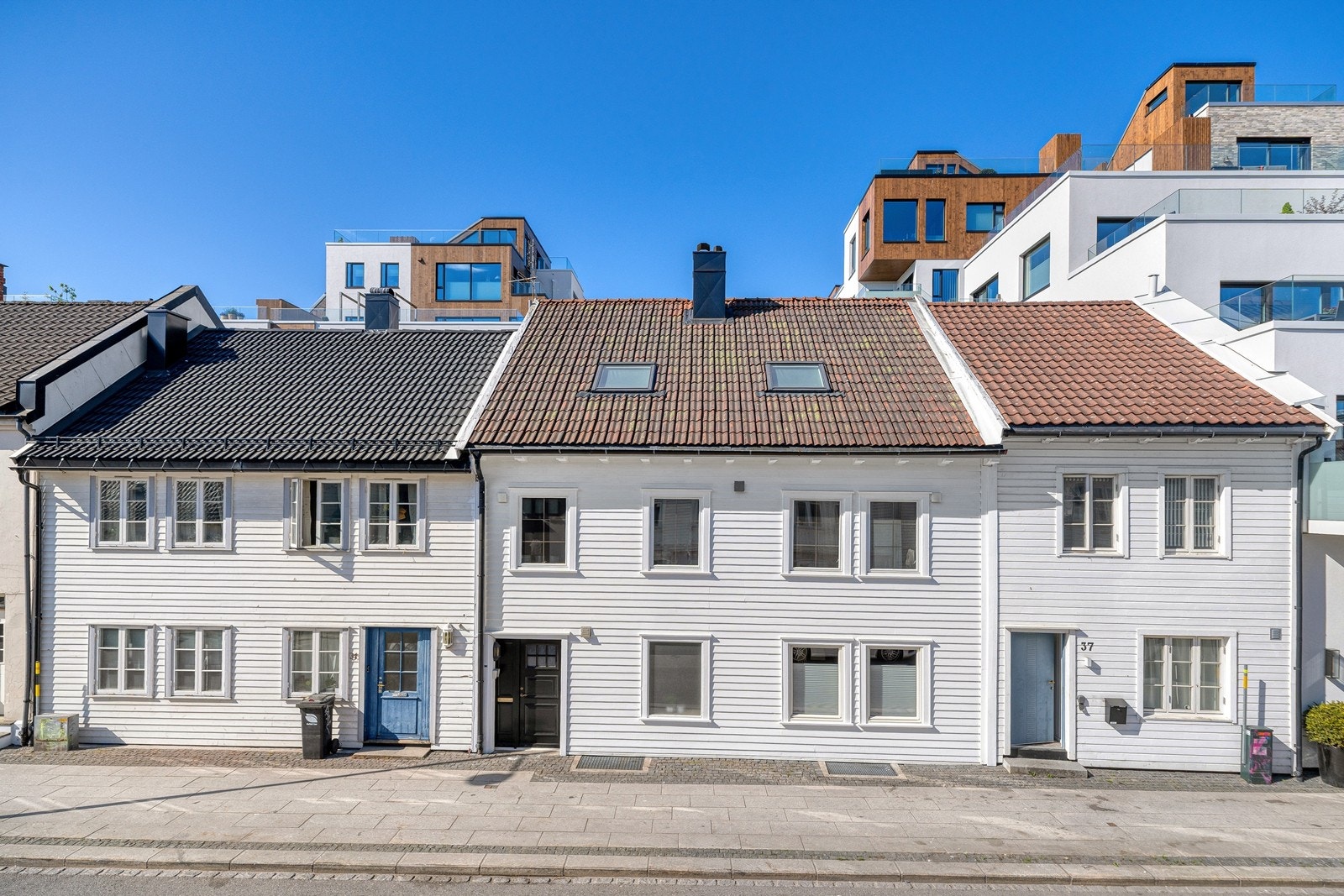 Leiligheten har en sentral beliggenhet i Kirkegata like ved Byhaven. Galleribilde