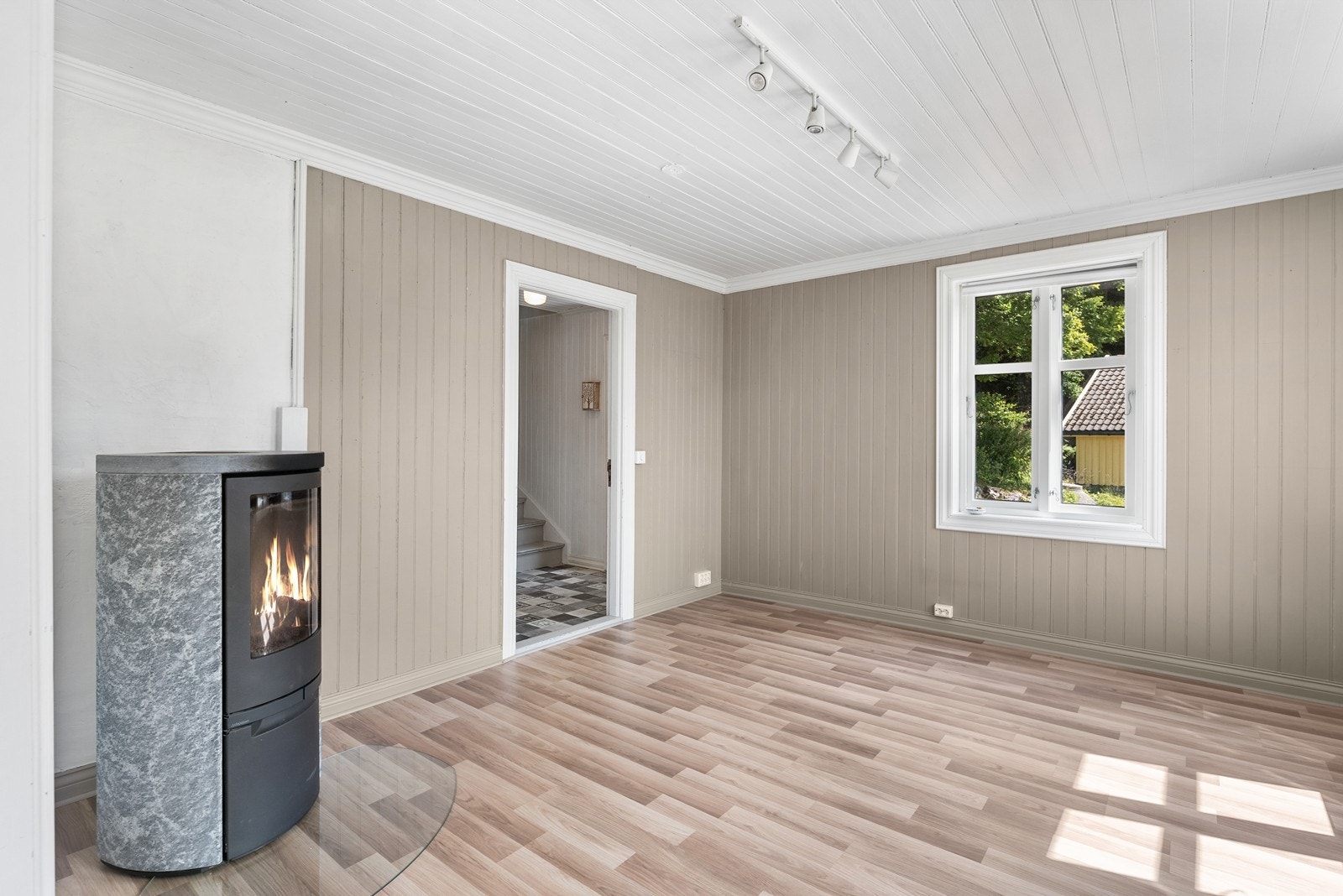 Oppvarming med vedovn Galleribilde