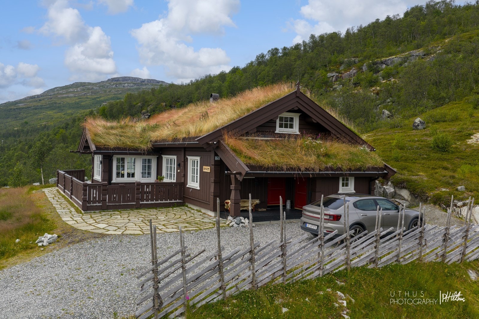 Hytten er bygget i 2015 av kvalitetsleverandøren Geilo Laft og er perfekt for en aktiv familie. Galleribilde