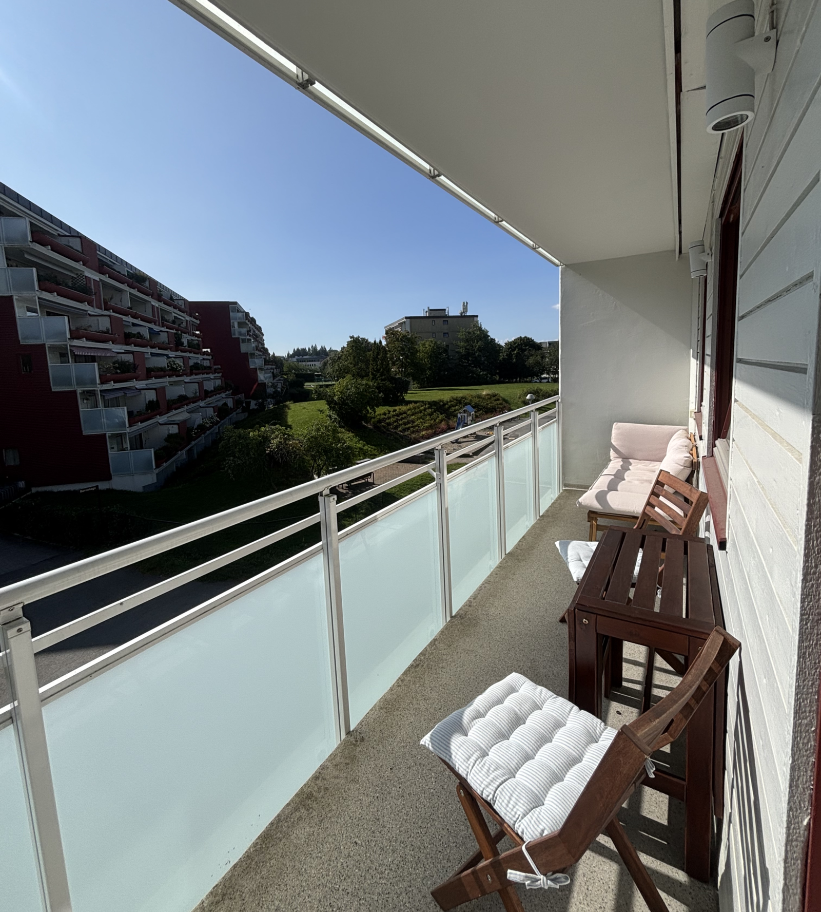 Selgers eget sommerbilde. Galleribilde