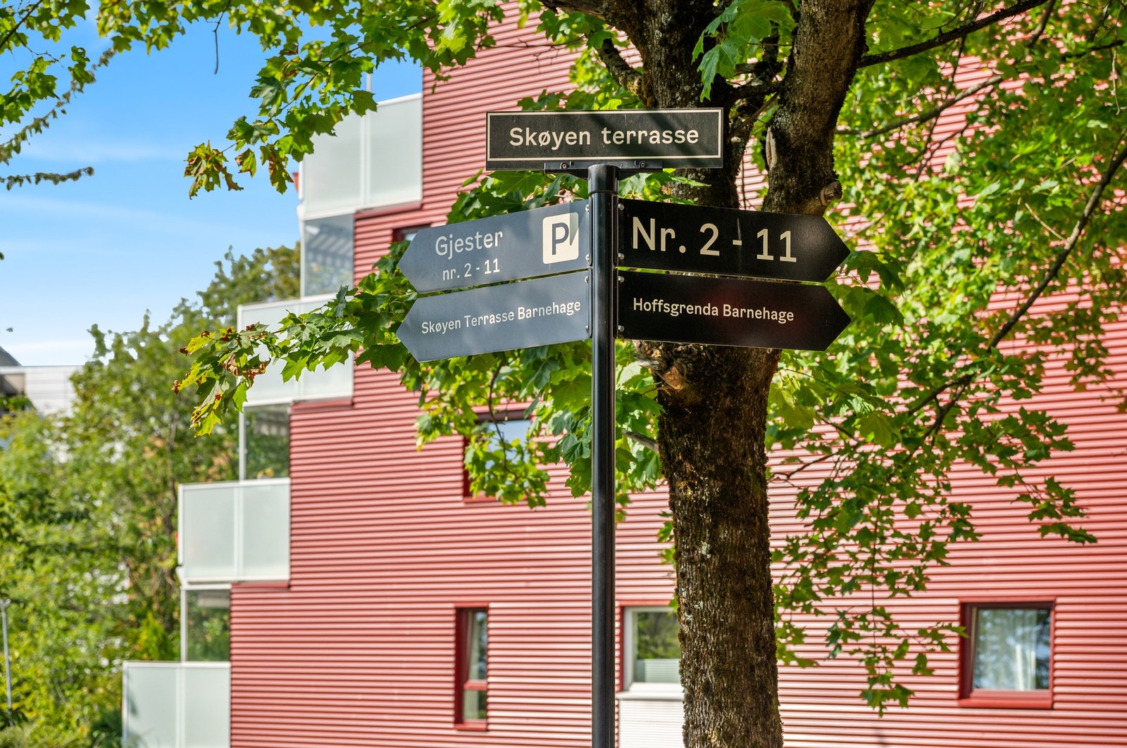 Det er godt med gjesteparkering i borettslaget. Galleribilde