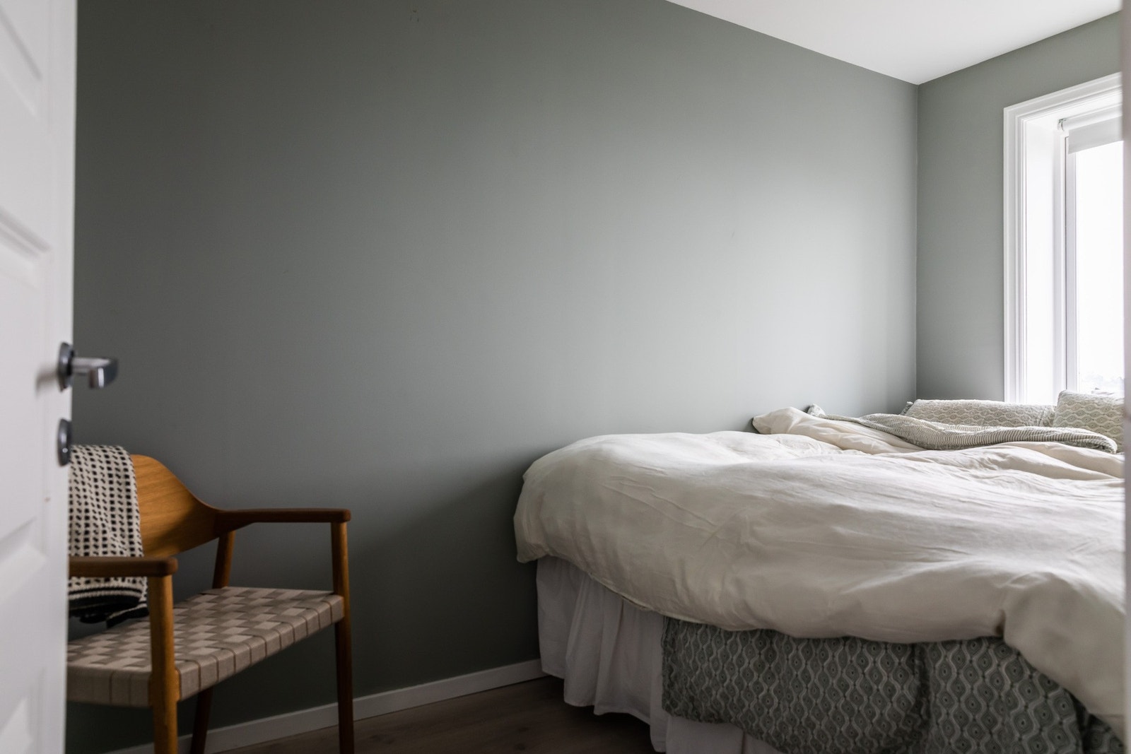 Hovedsoverom med plass til dobbeltseng og fantastisk utsikt. Galleribilde