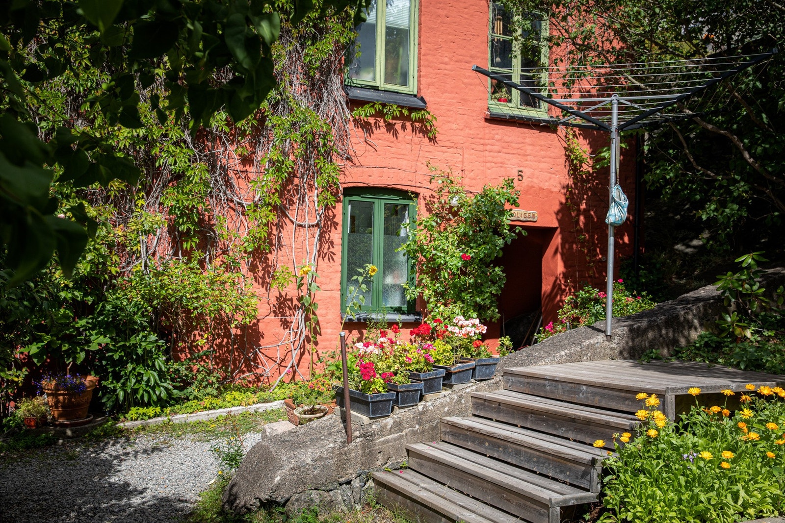 Borettslaget har koselige utearealer Galleribilde