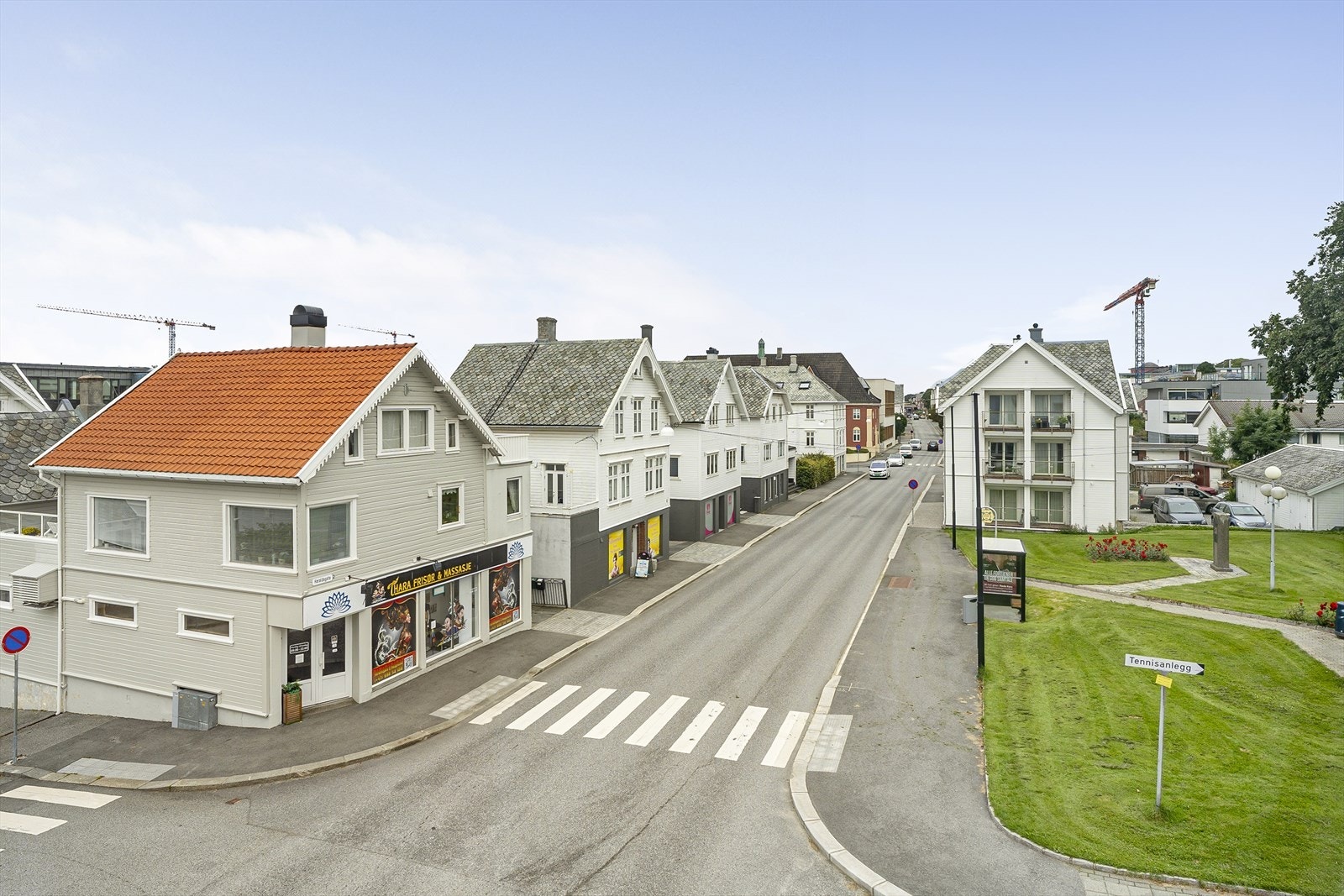 Her bor du sentralt i Haugesund med gangavstand til byens pulserende sentrum med et rikt utvalg av kaféer, restauranter, kulturtilbud og shopping Galleribilde