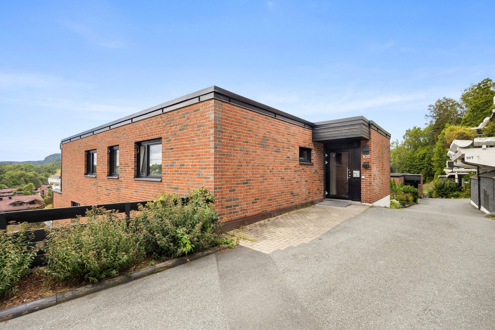 Leiligheten ligger fint til i et rolig boligområde Galleribilde