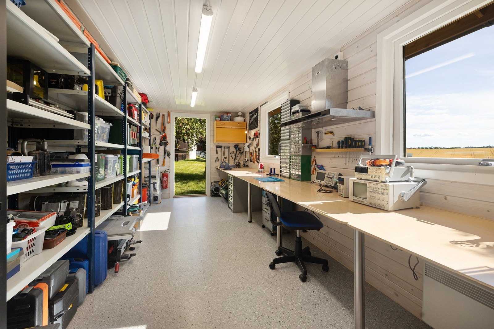Uthus/verksted. Galleribilde