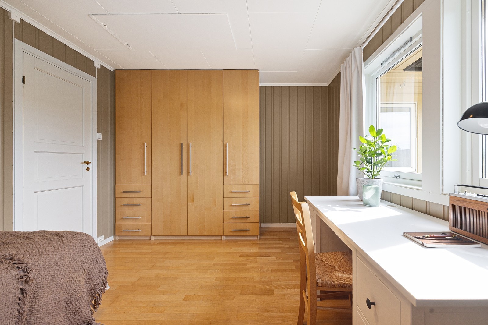 Soverom med garderobeløsning. Galleribilde