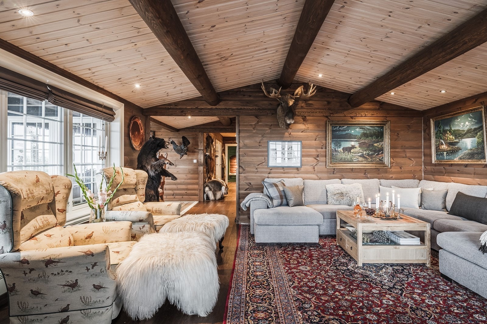 Et trivelig og pent stuerom som virkelig innbyr til den rette hyttekosen! Galleribilde