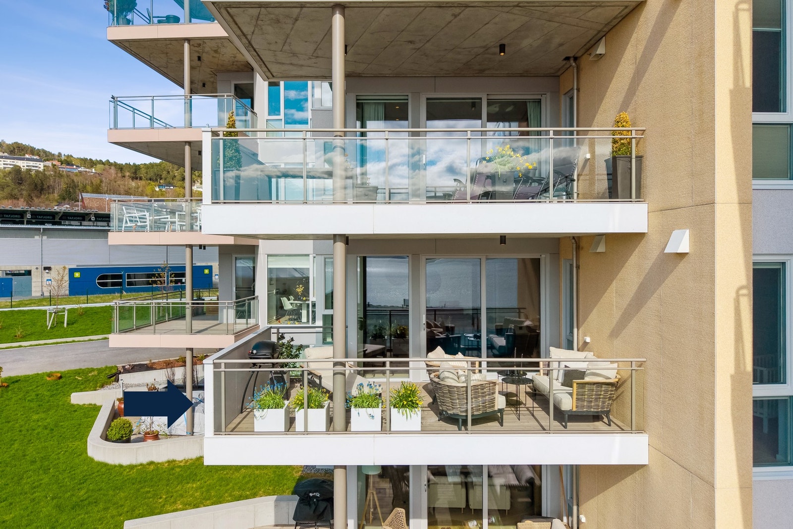 Leiligheten har en flott beliggenhet og ligger skjermet til - både innvendig og ute på balkongen. Galleribilde