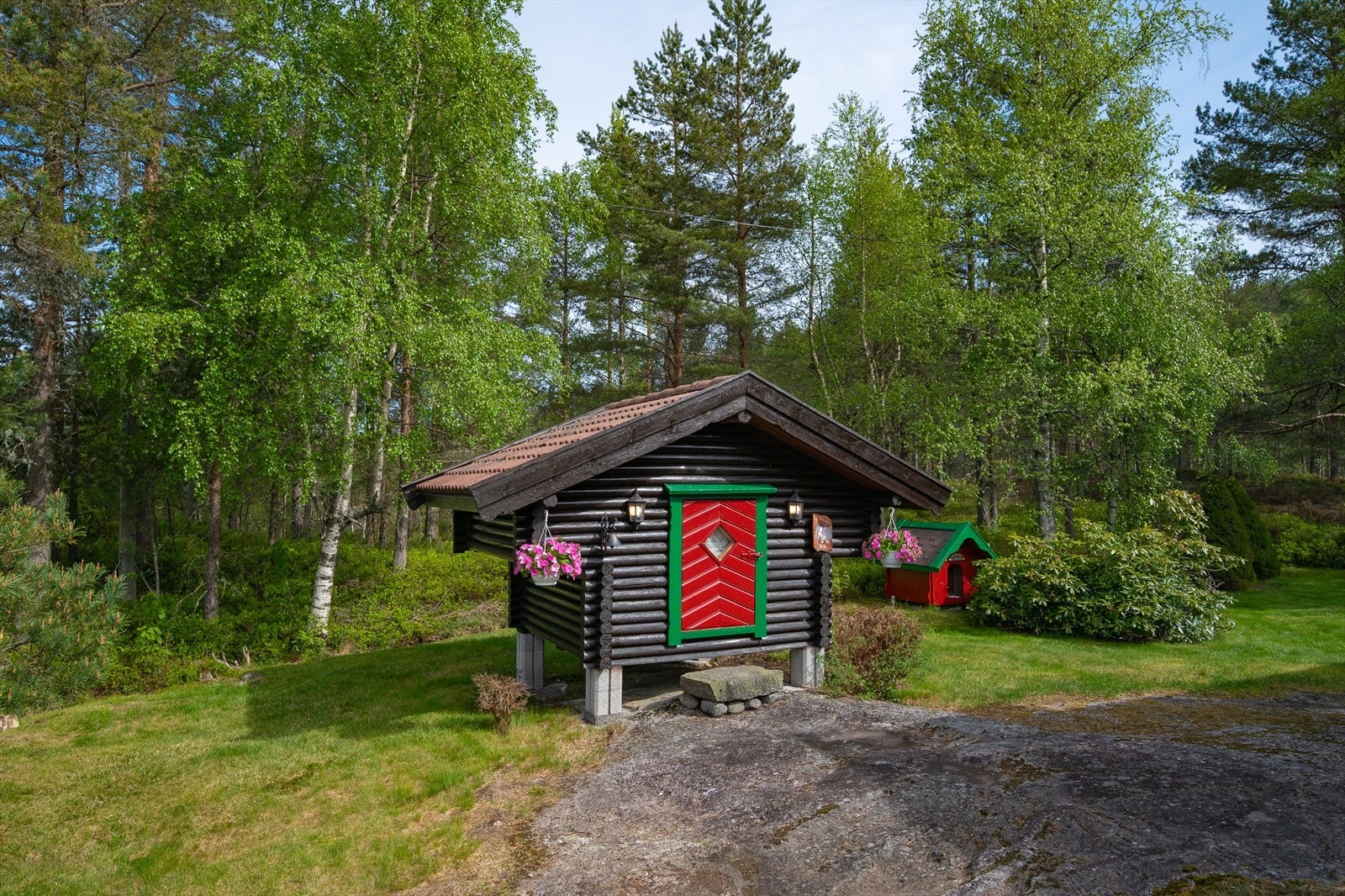 Laftet stabbur/anneks på 5 m² Galleribilde