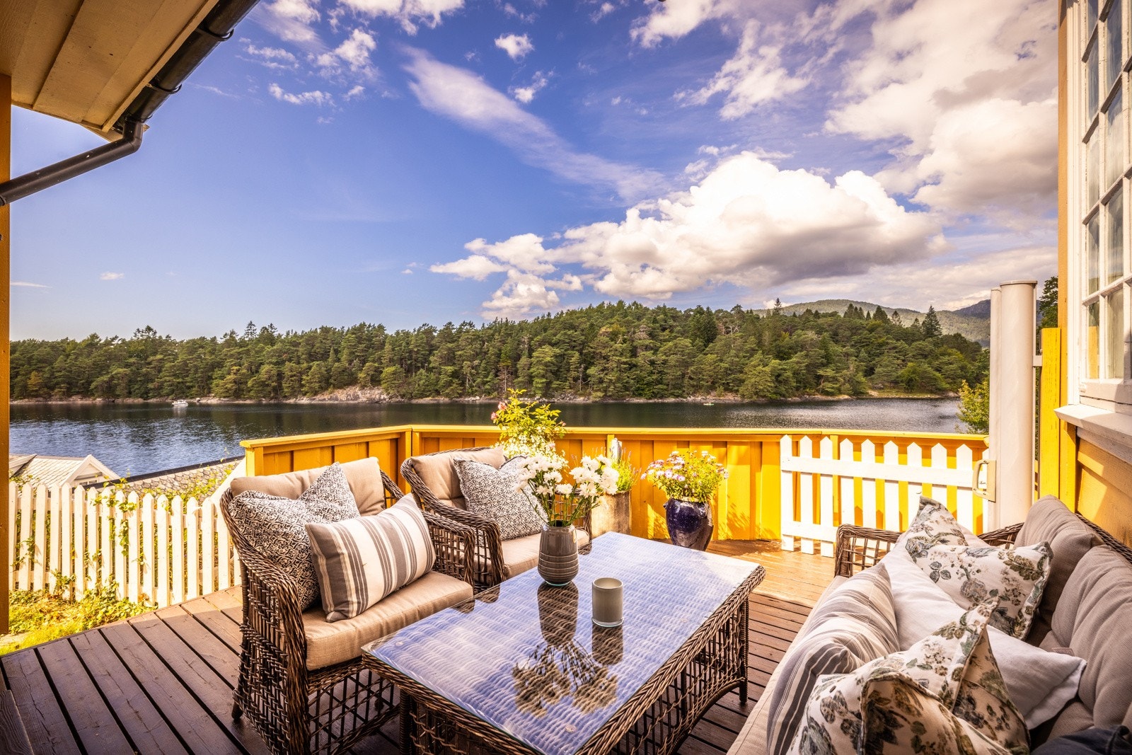 - Her sitter man helt usjenert med sol til sent på kveld - Galleribilde