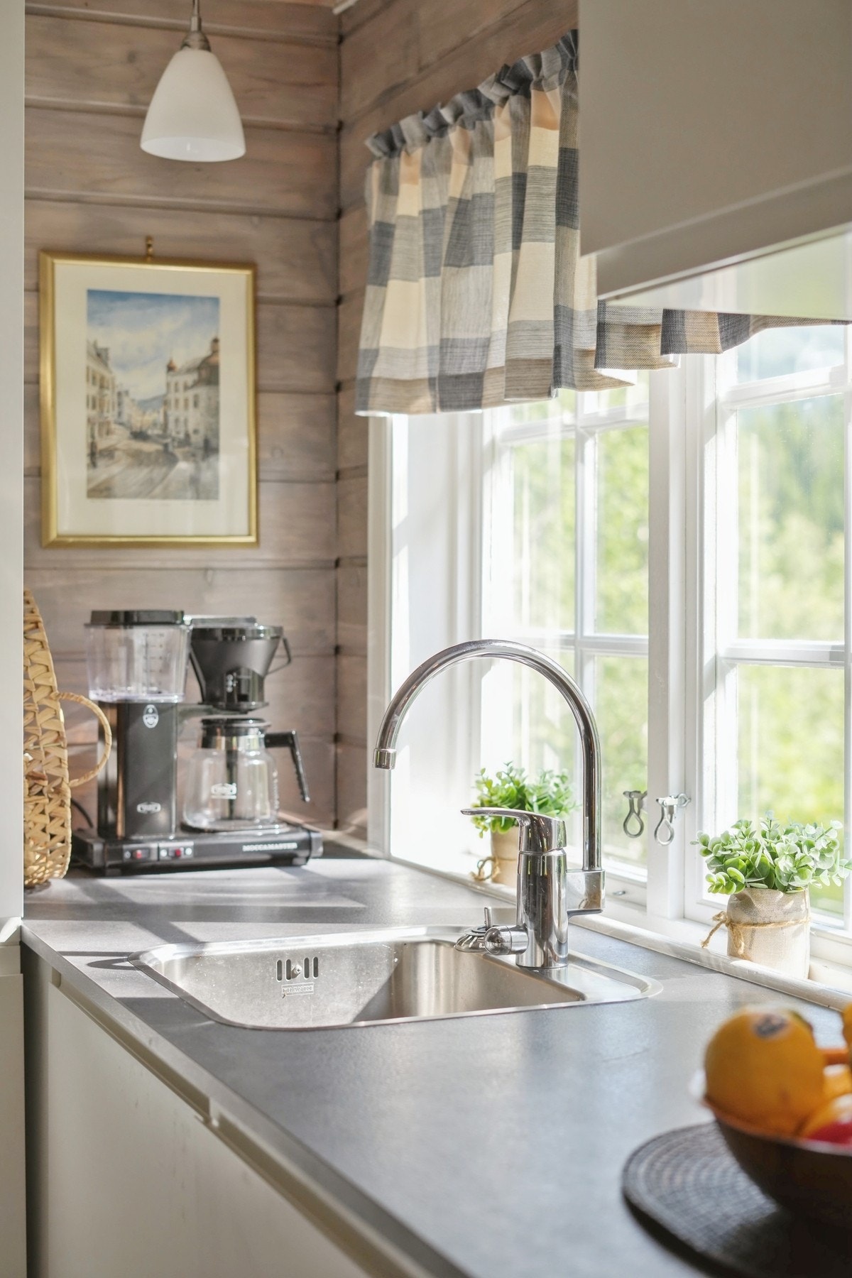 Laminat benkeplate med overlimt vask. Galleribilde