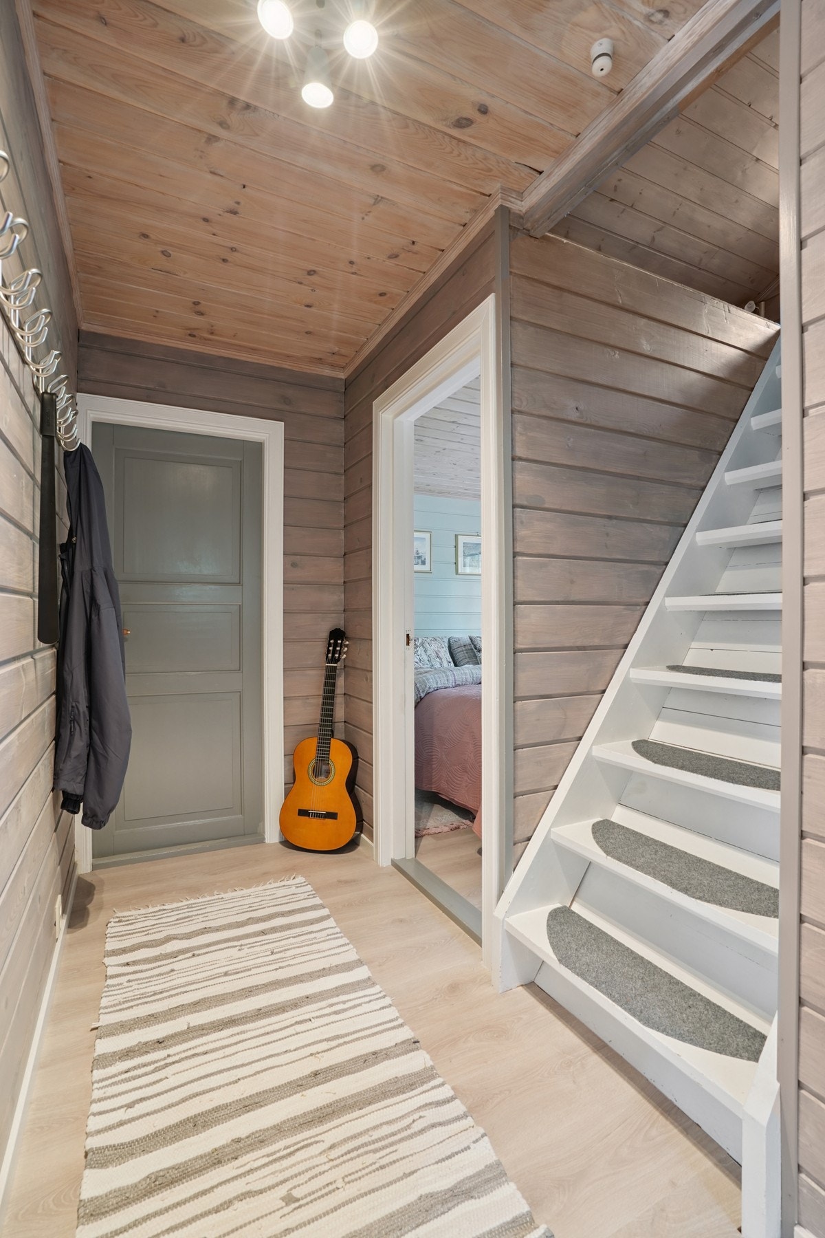 Fra gangen er det tilkomst til loft/hems. Galleribilde