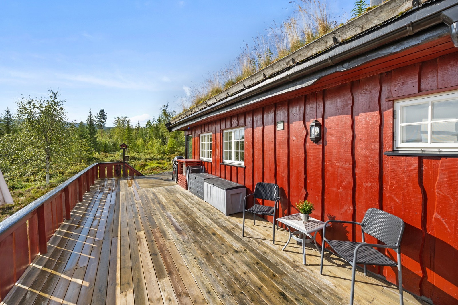 Terrassens utforming gjør at man enkelt kan møblere i ulike soner Galleribilde