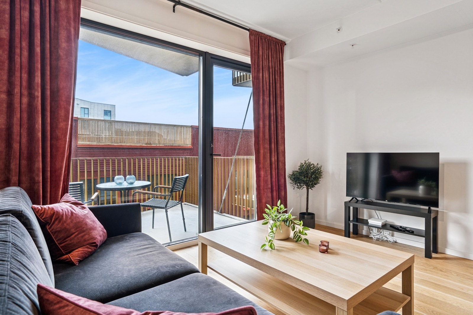 Leiligheten ligger i plan 5, med vestvendt beliggenhet. Galleribilde