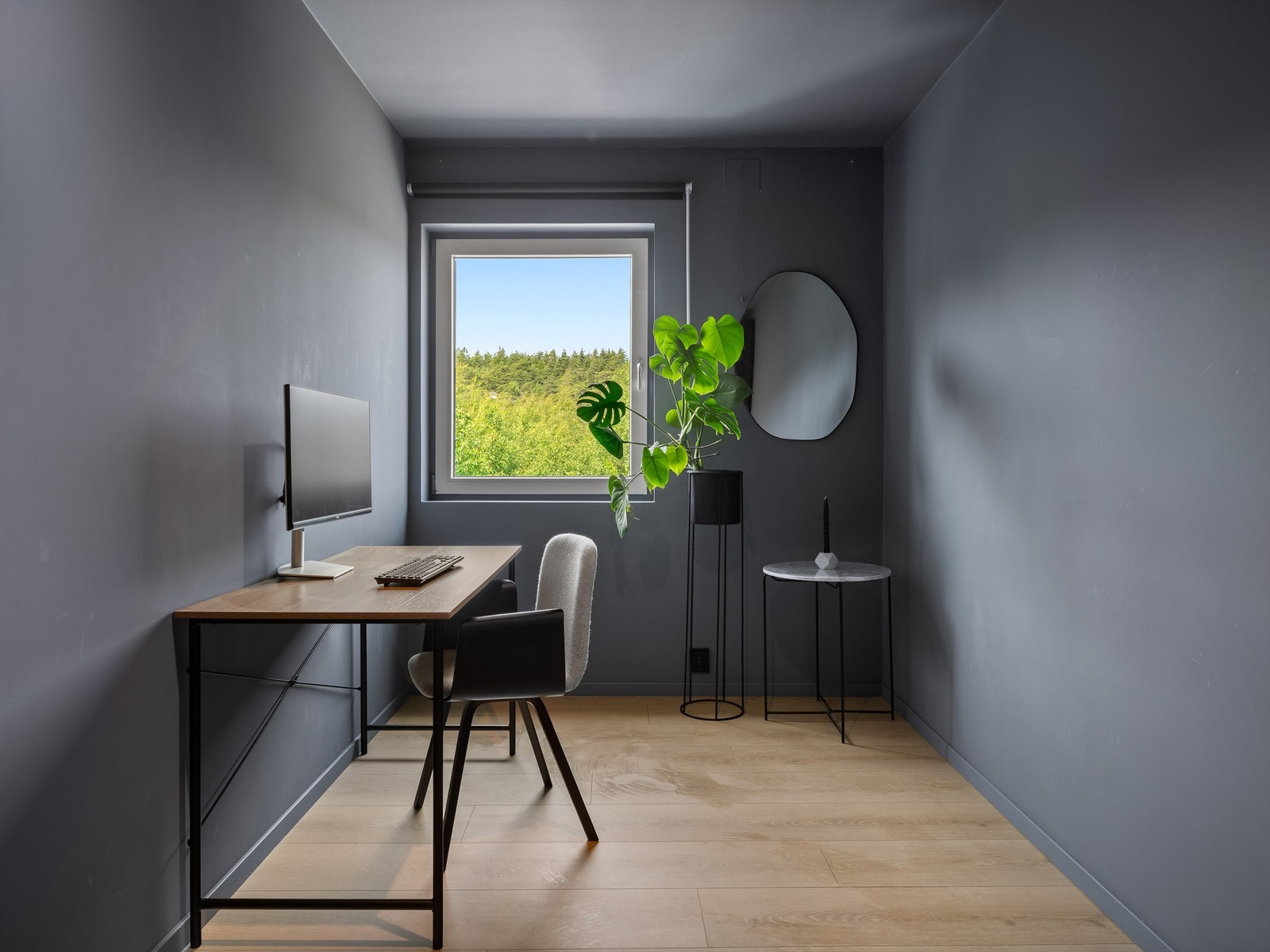 Soverommenes vegger og himling er malt tidsaktuelt i samme farge. Galleribilde