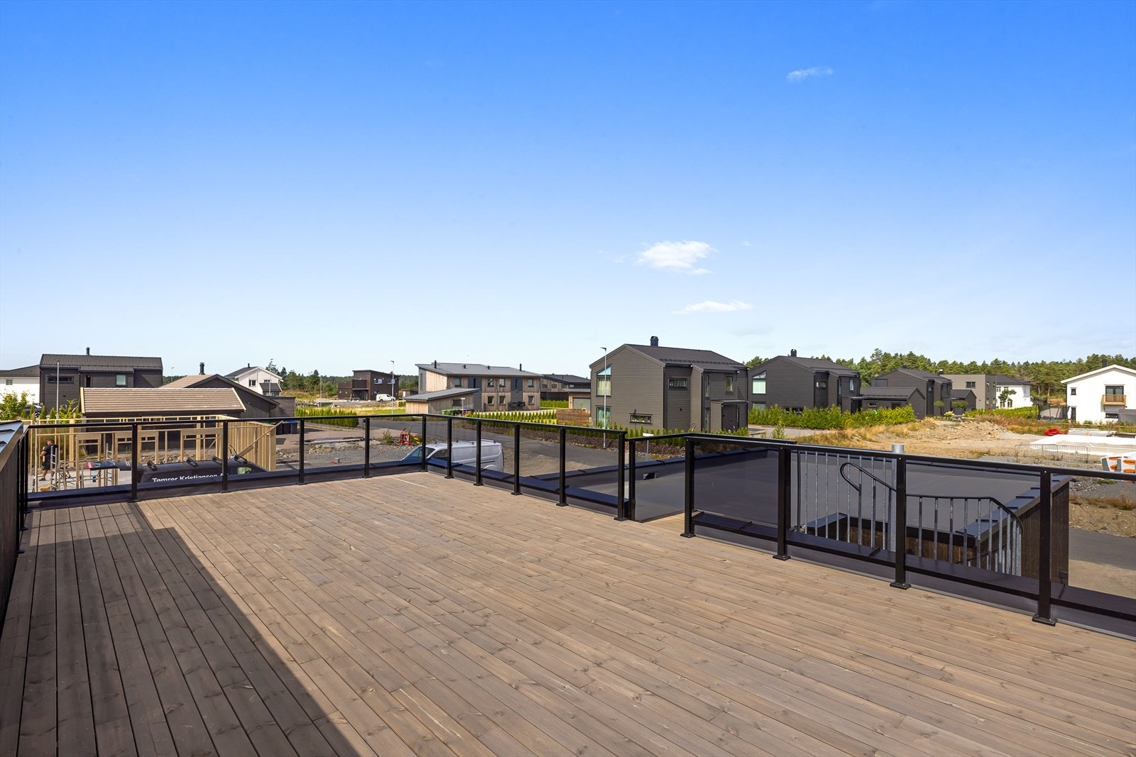 Her er det god plass til utemøblement og grill. Galleribilde