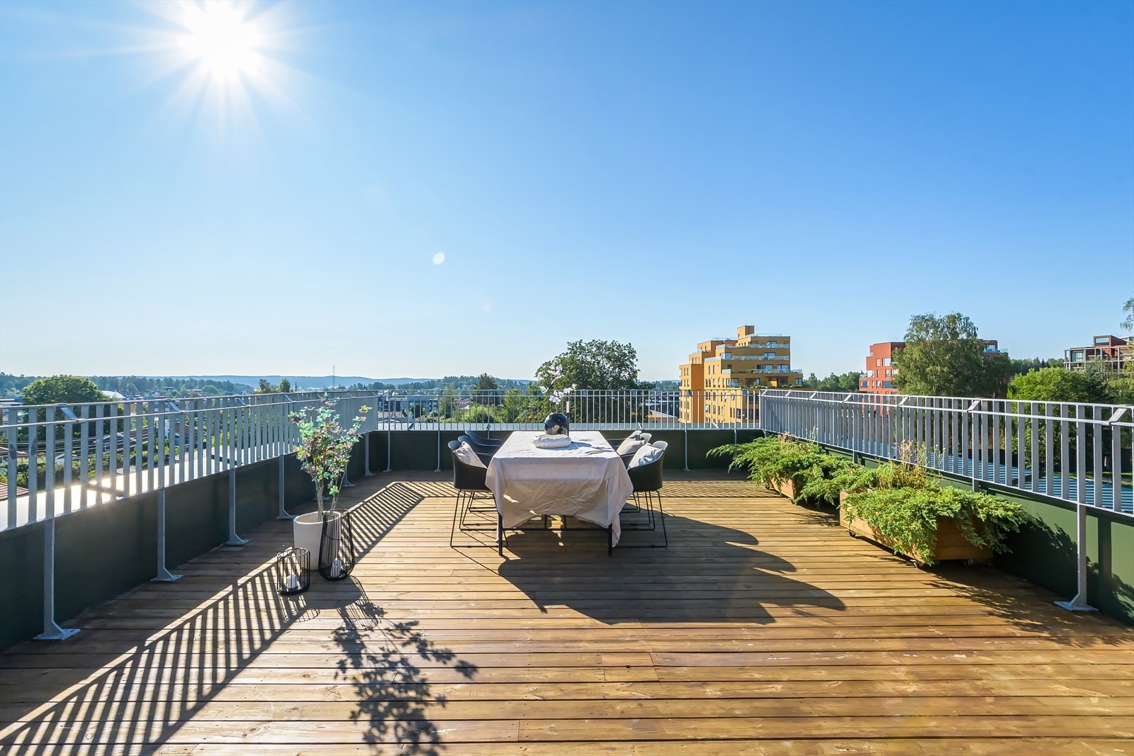 En privat takterrasse på hele 85 kvm Galleribilde