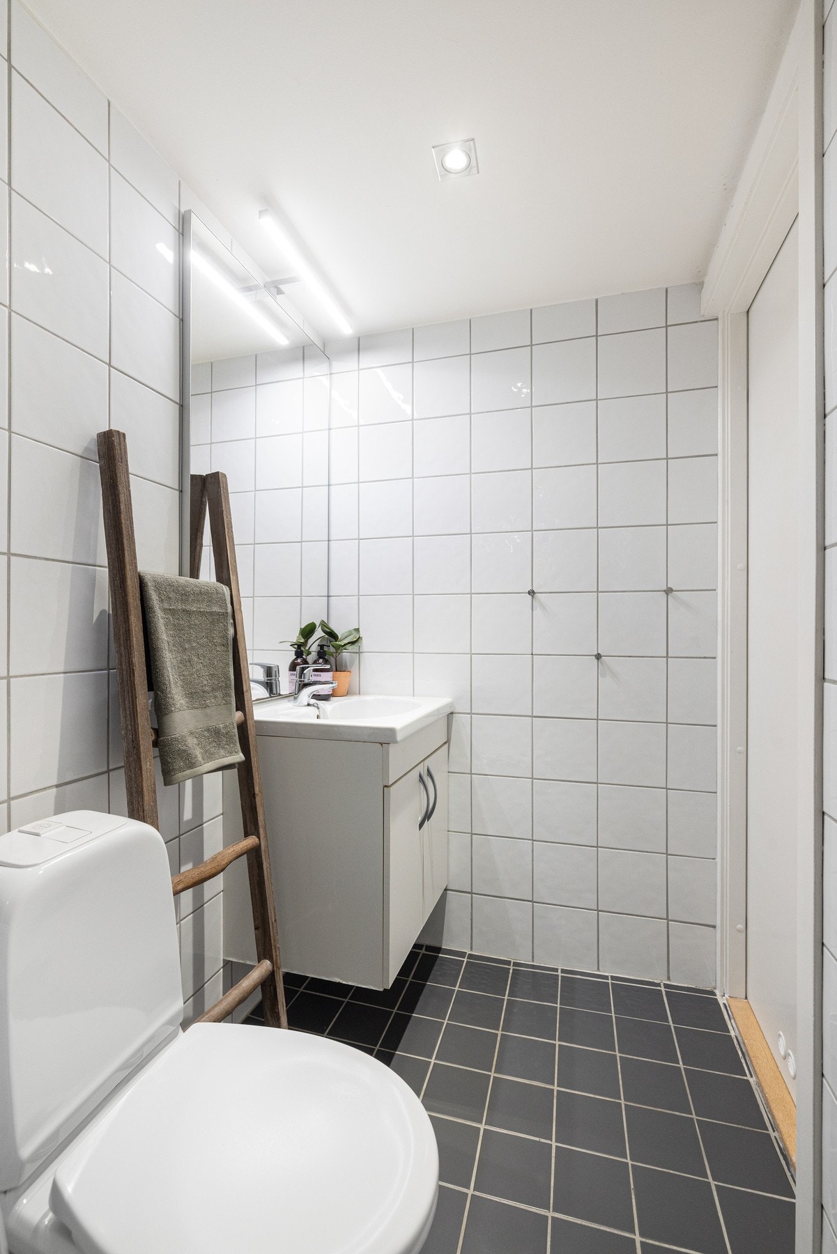 Det er i tillegg opplegg for vaskemaskin på badet. Galleribilde