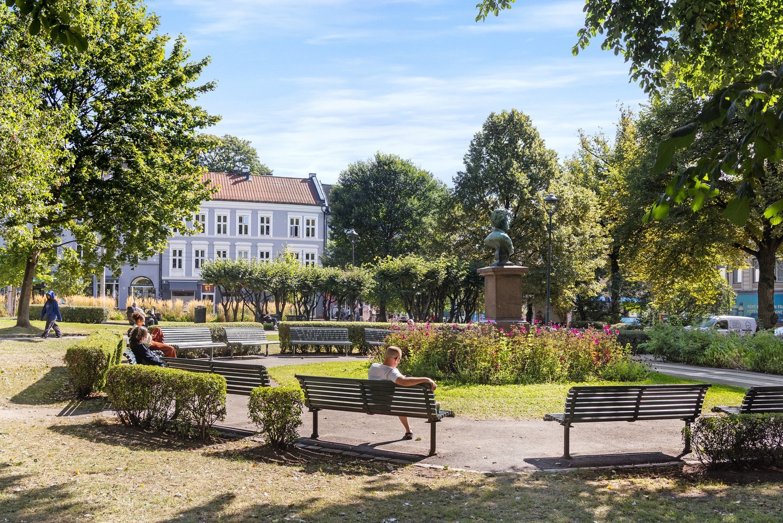 Muligheten til å nyte grønne områder og alt av fasiliteter rett utenfor døren. Galleribilde