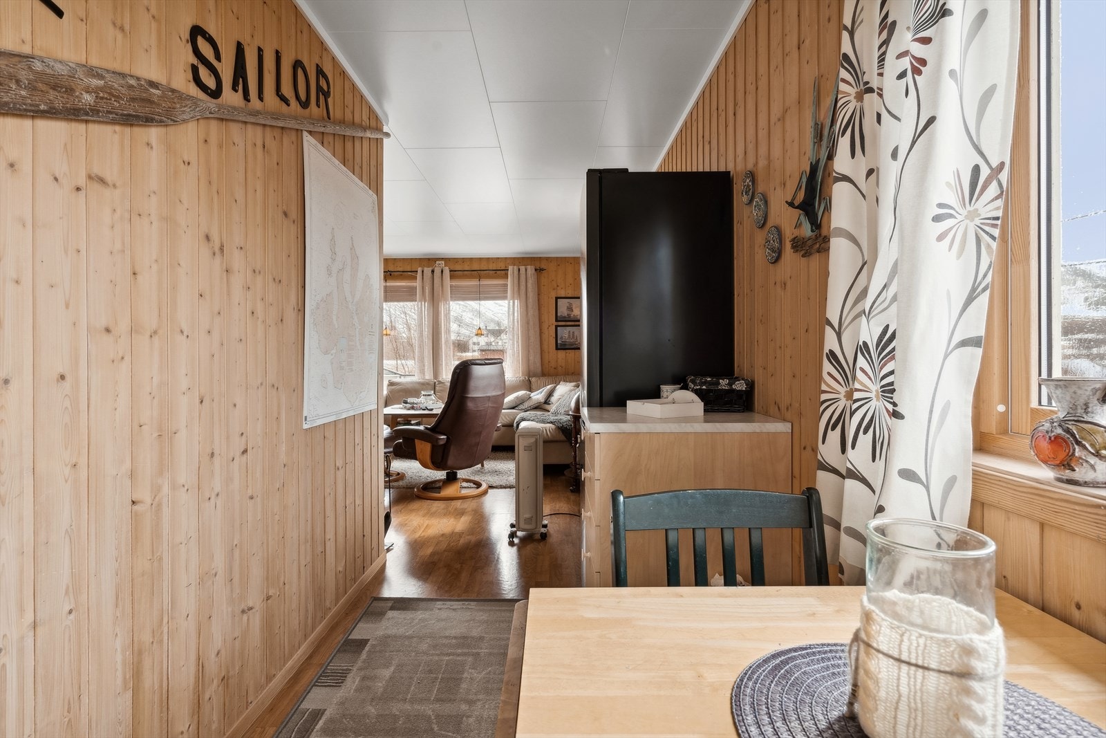 Kjøkkenet har adkomst fra stuen. Galleribilde