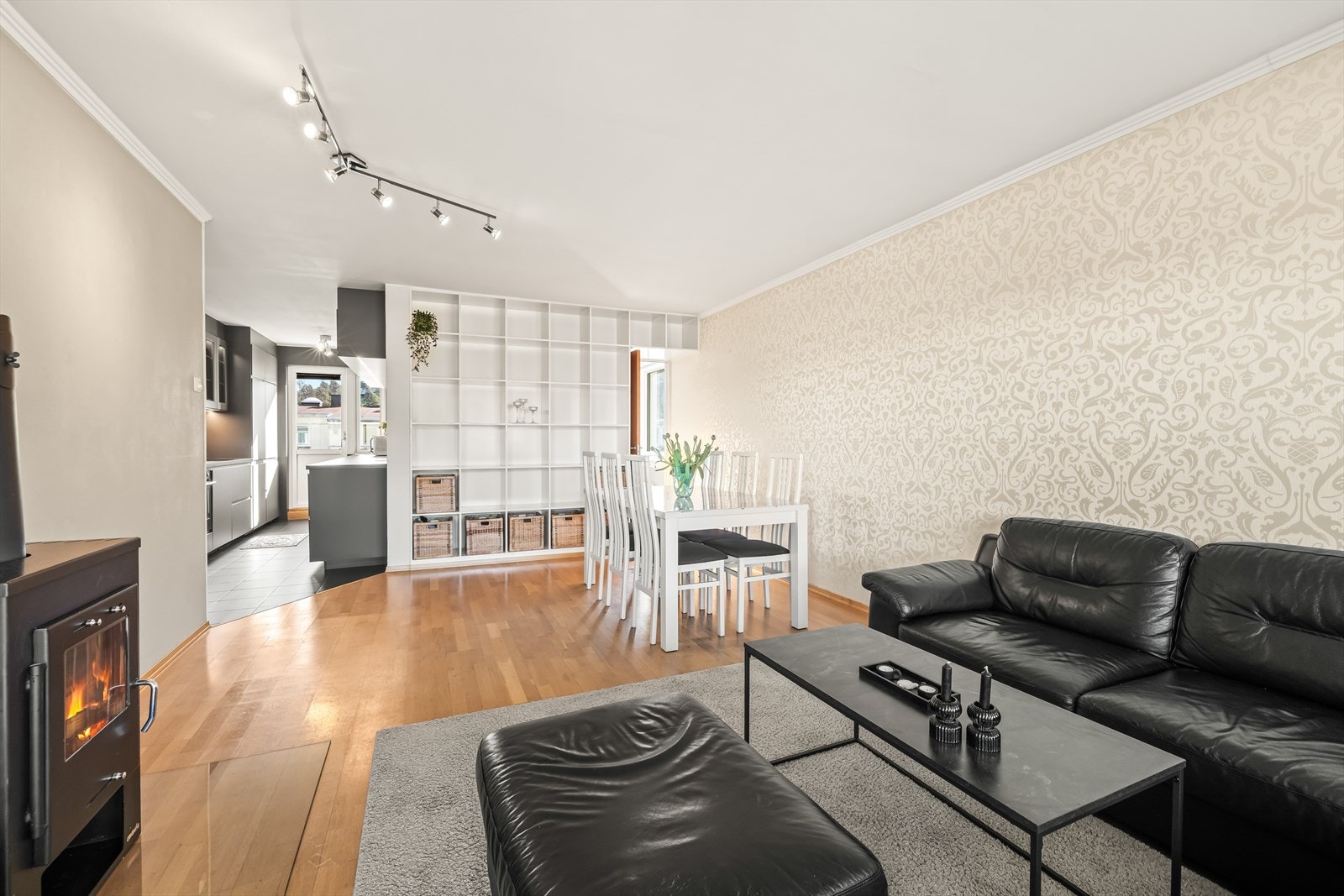 Leiligheten har en gjennomgående god standard og er godt vedlikeholdt Galleribilde