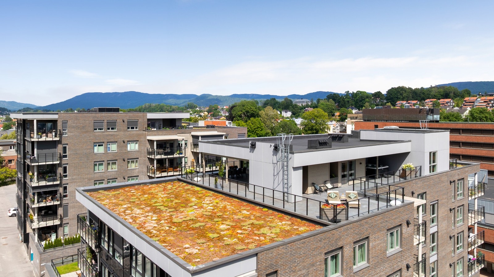 PrivatMegleren v/Morten Kvelland har gleden av å presentere Louises gate 8 - Toppleilighet som står alene i øverste etasje med 360 graders utsikt Galleribilde