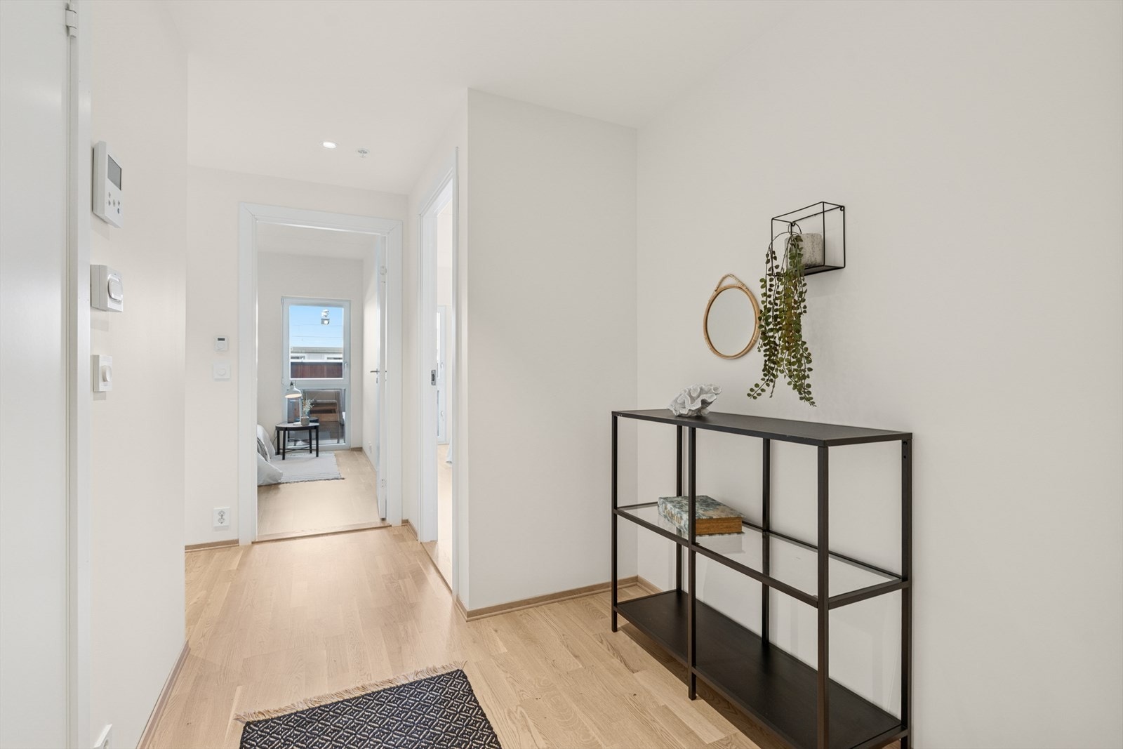 Leilighetens inngangsparti er lyst og romslig. Galleribilde