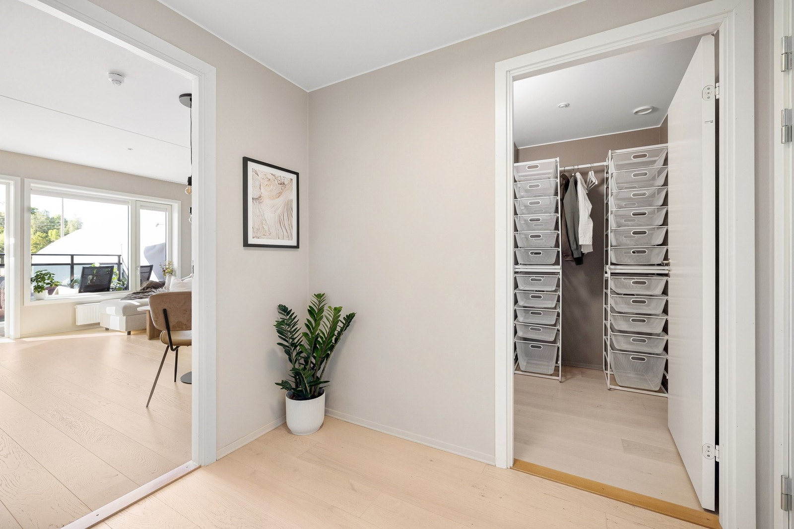 Fra entréen er det tilgang til en innvendig bod på ca. 3m². Galleribilde