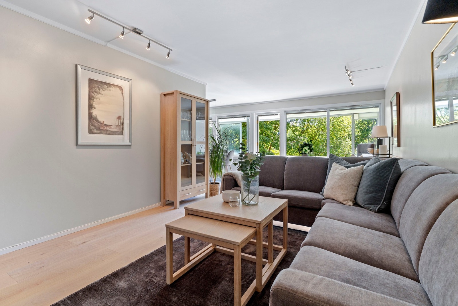 Her kan du enkelt innrede med både sofa, spisebord og andre nødvendige møbler Galleribilde