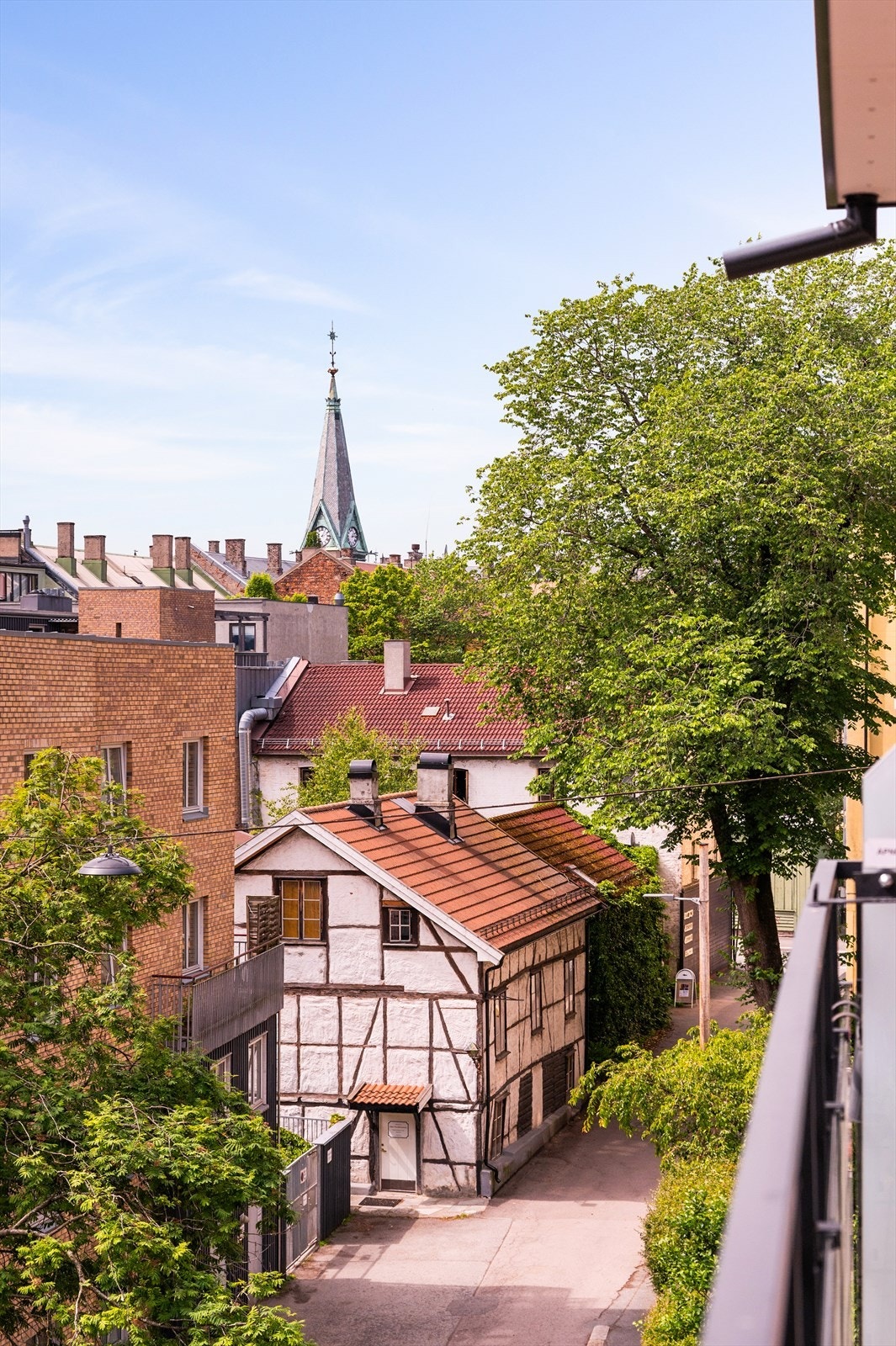 Utsikt over et hyggelig nærområde Galleribilde