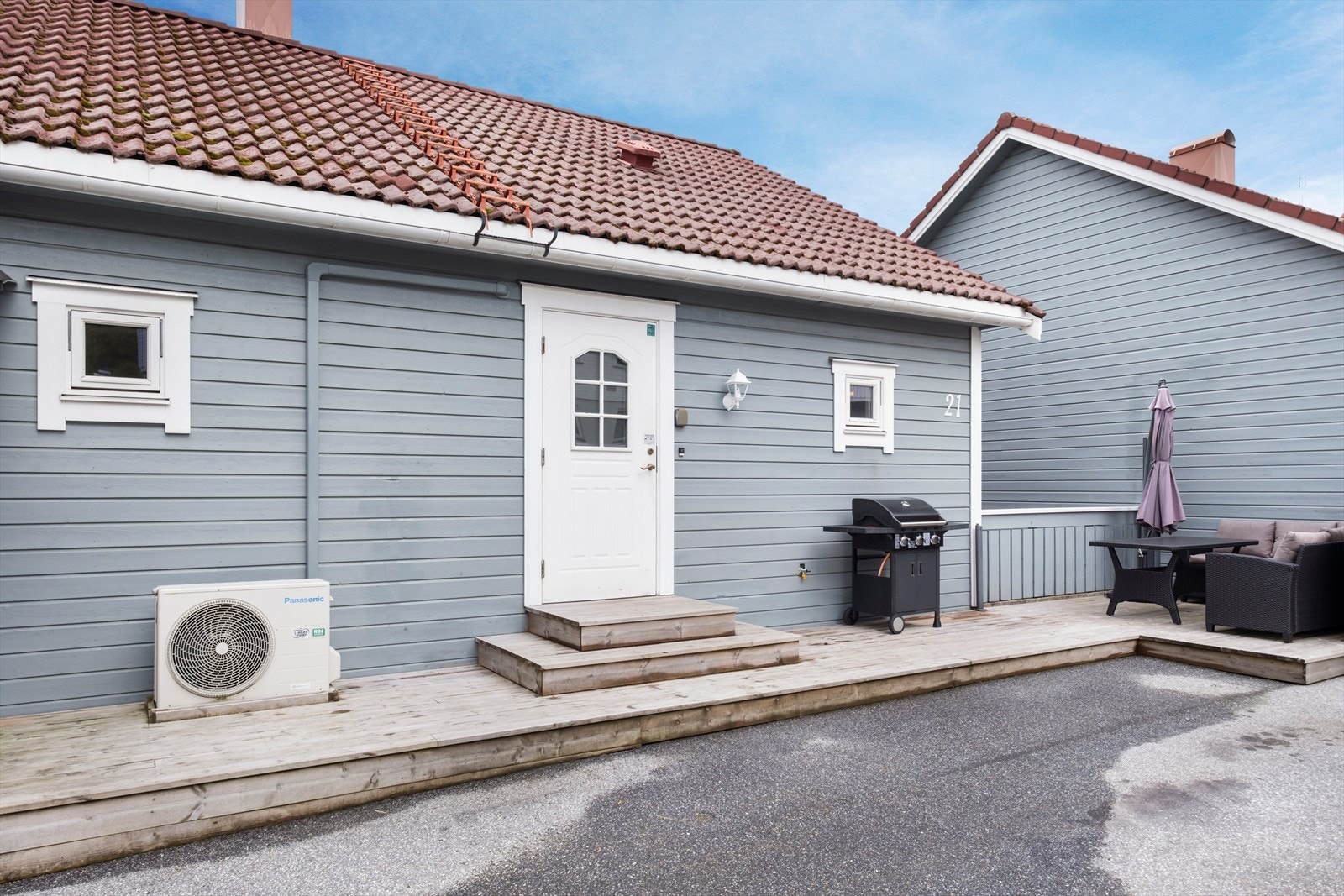 Denne delen ligger i 2. etasje med adkomst fra bakside. Det er kun et par trappetrinn og her vil være mulighet for trappefri adkomst ved behov. Galleribilde