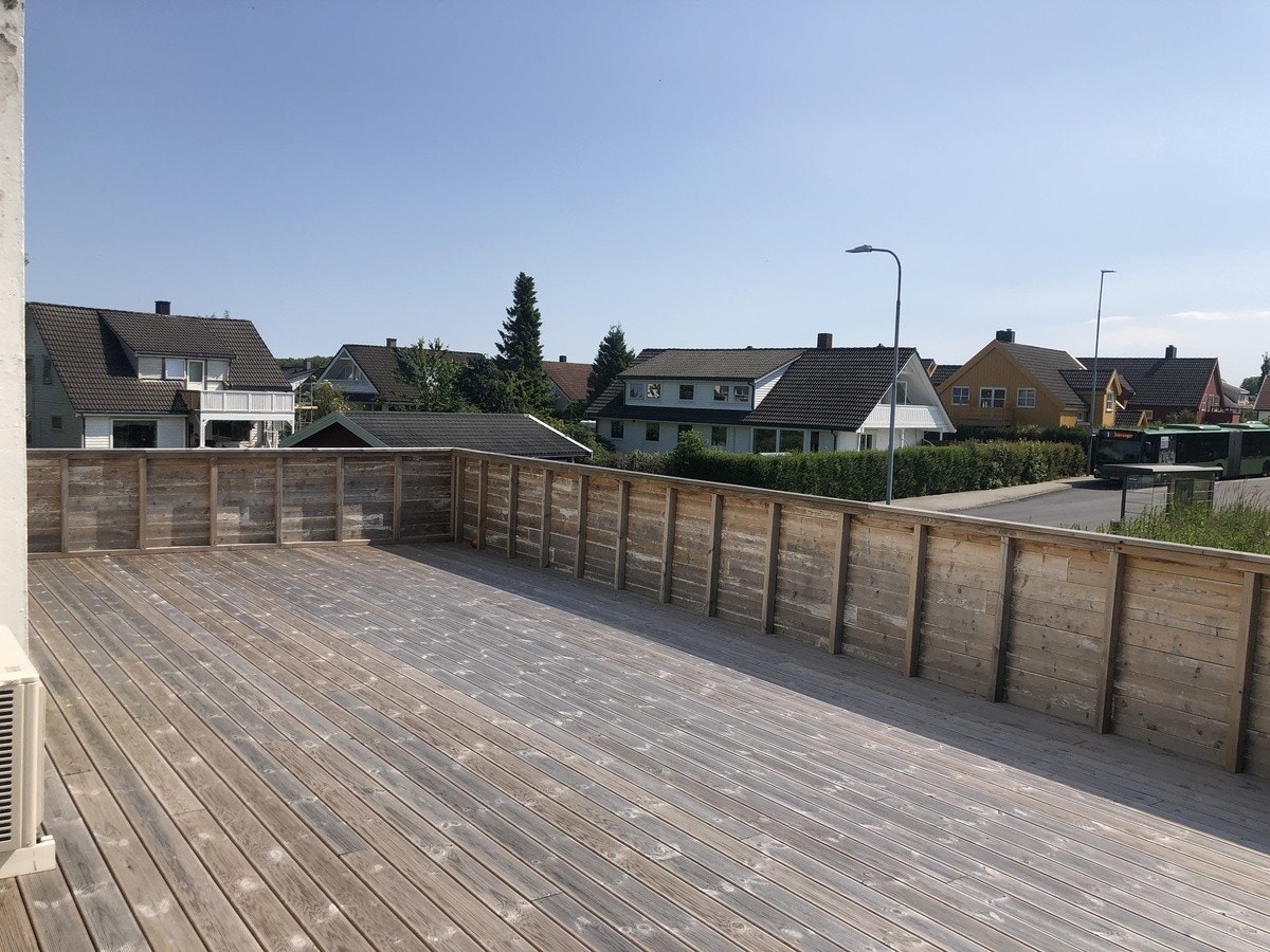 /ee/14/D894D5D3-C74E-4291-80 Galleribilde
