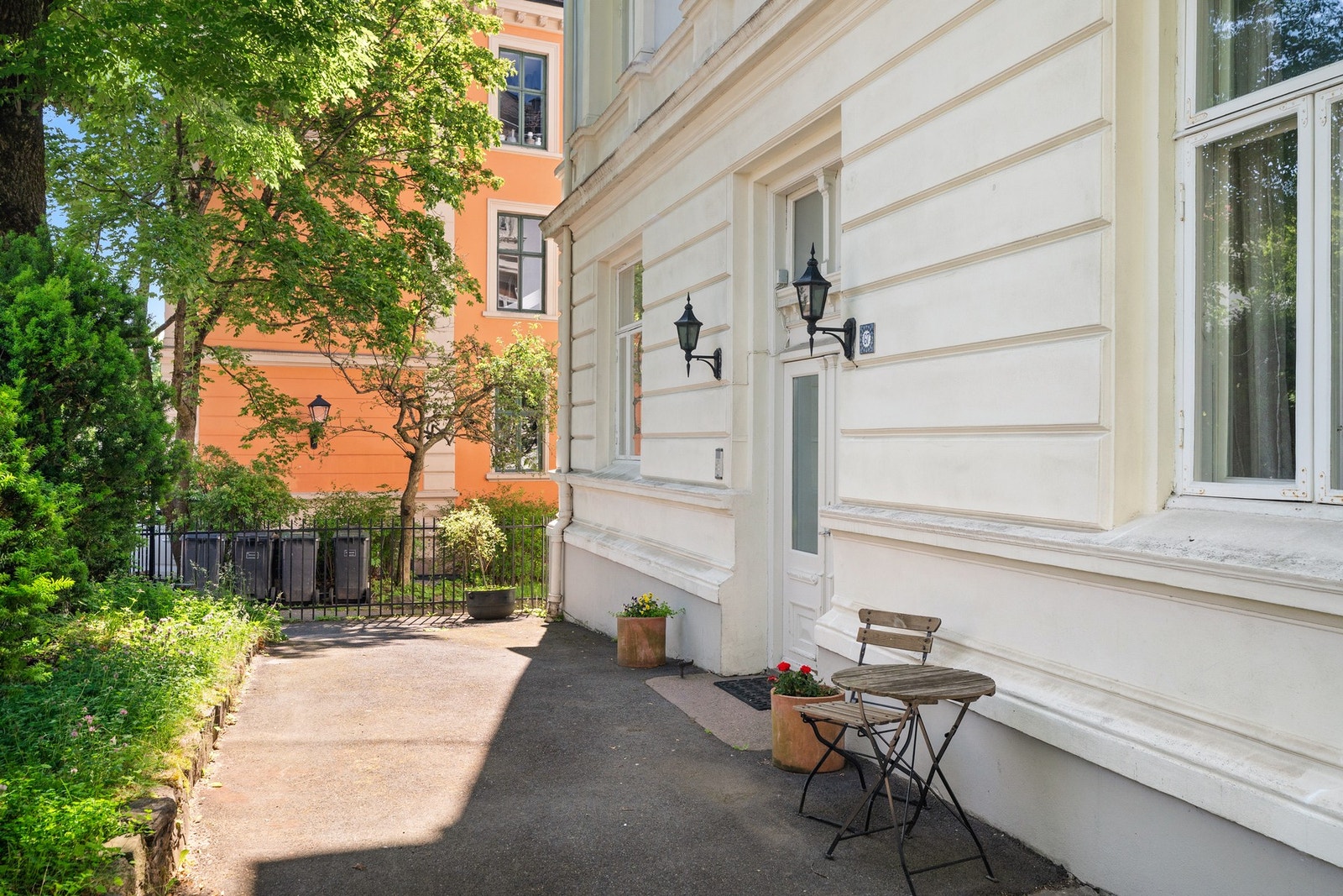 Hyggelig felles inngangsparti. Galleribilde