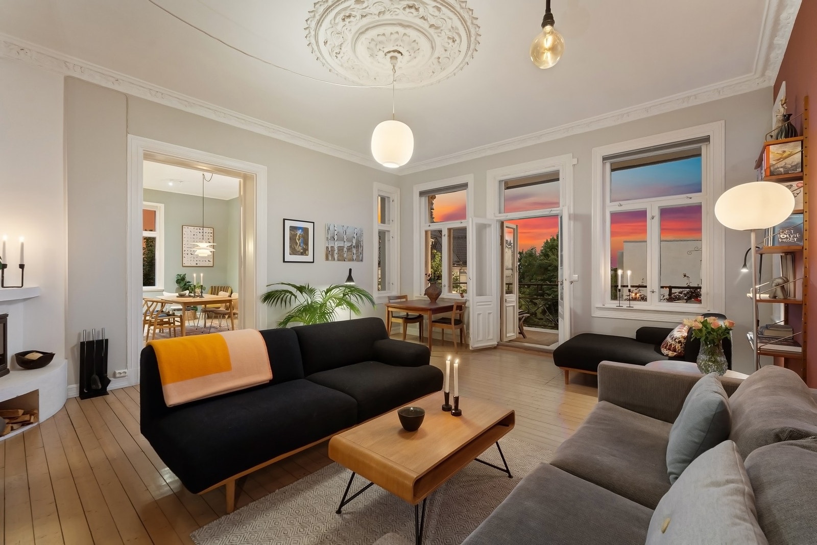 Leiligheten ligger høyt og fritt med gode lysforhold Galleribilde