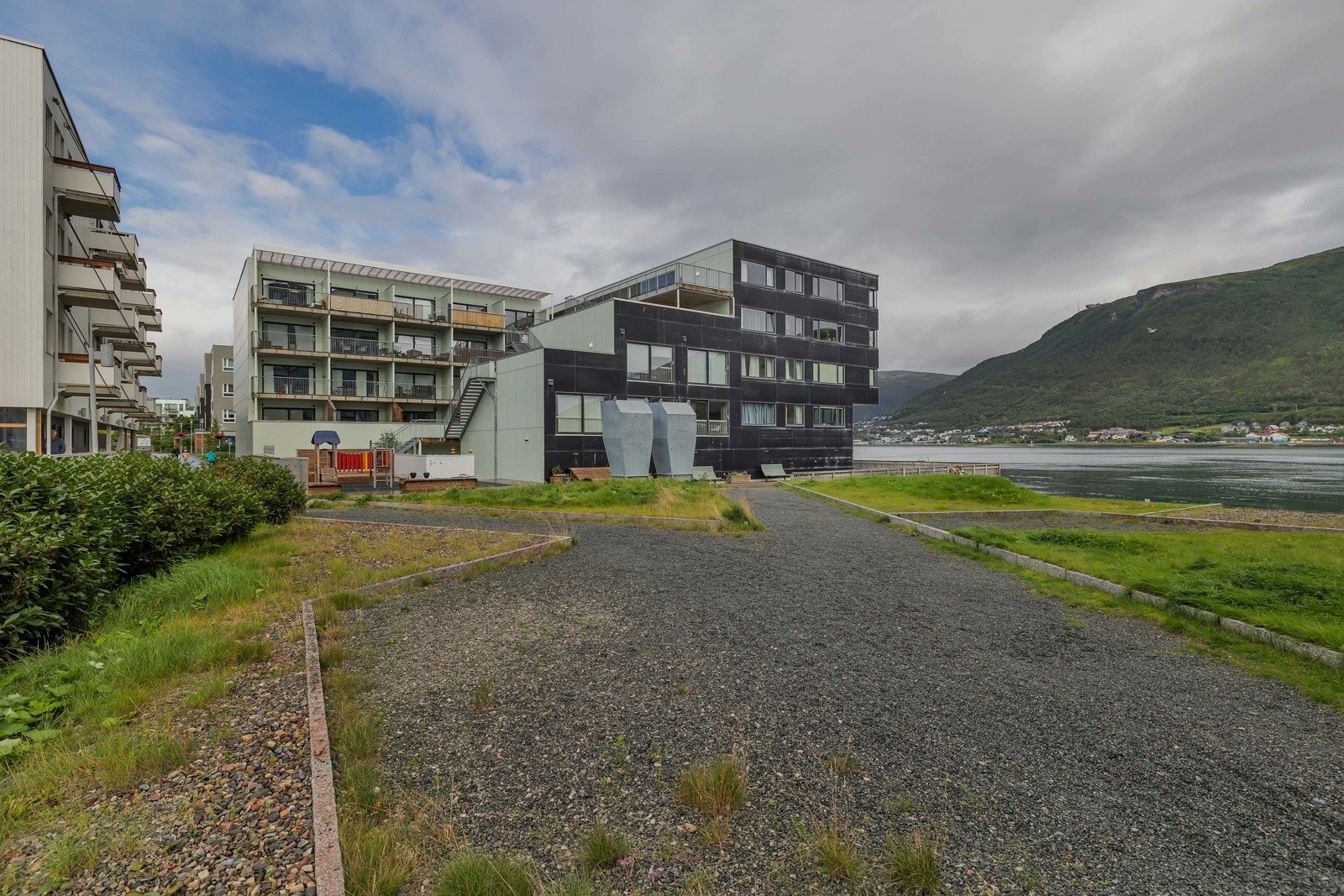 Uteområder. Egen lekeplass på tomten til borettslaget. Galleribilde