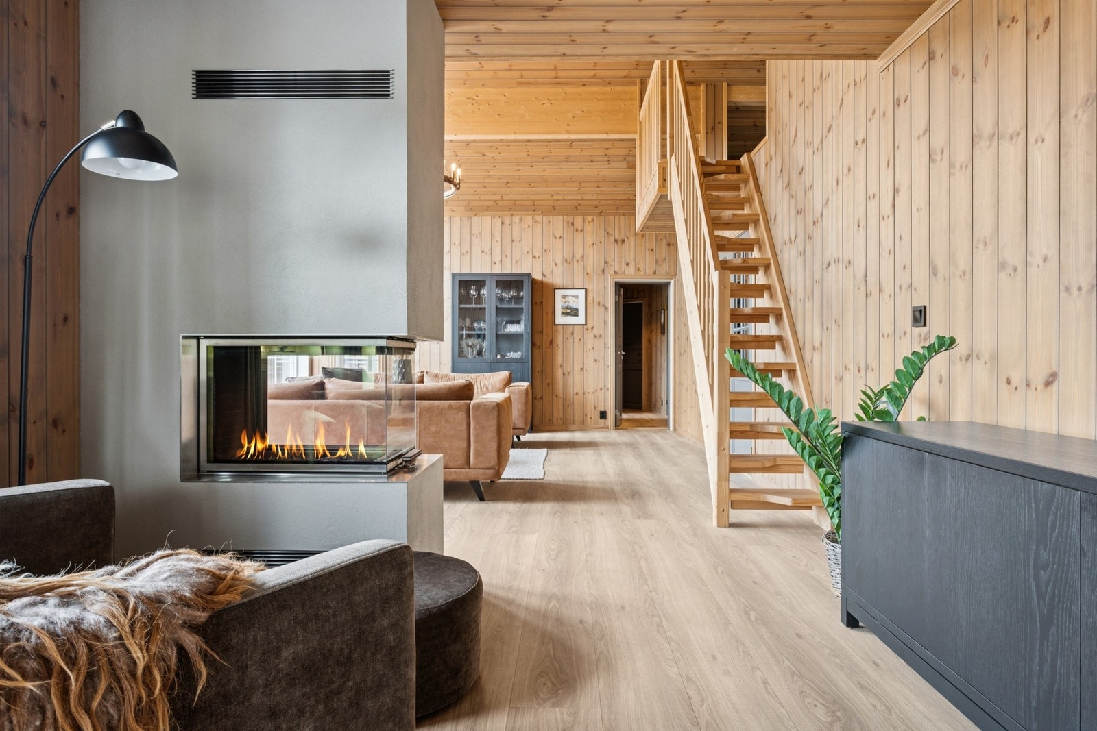 Fantastisk flott RAIS peis. Den er virkelig et smykke i rommet. Galleribilde