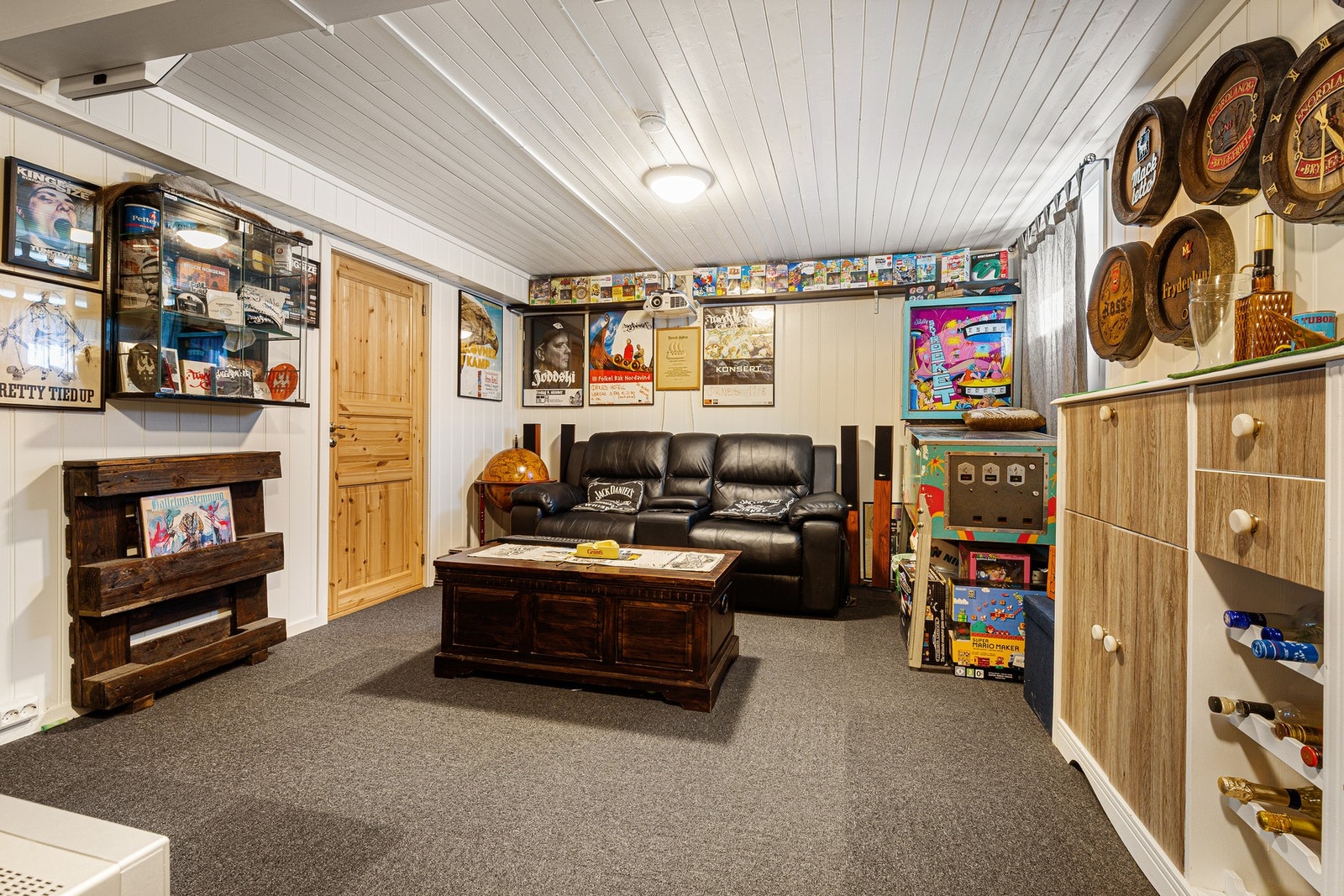 Tidligere bodareal omgjort til kjellerstue uten byggemelding til Meløy kommune. Galleribilde