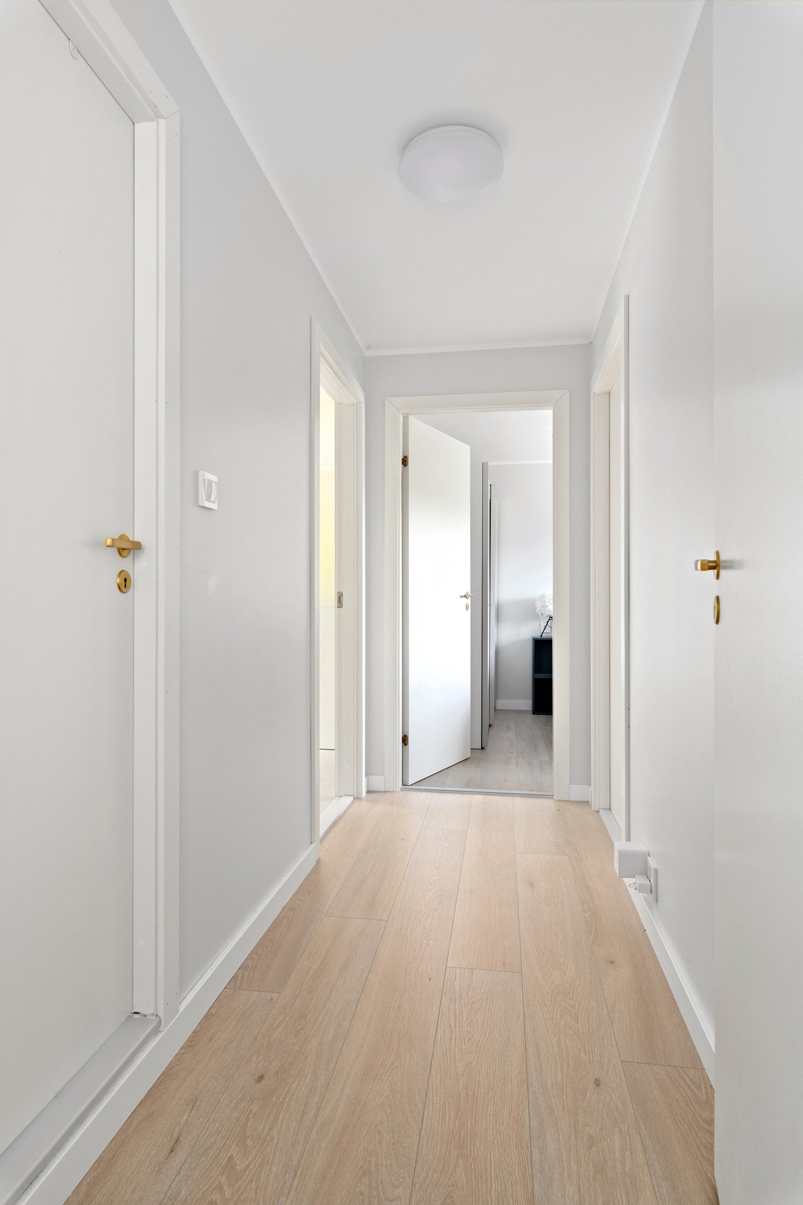 Det er totalt tre soverom og et bad i denne delen. Galleribilde
