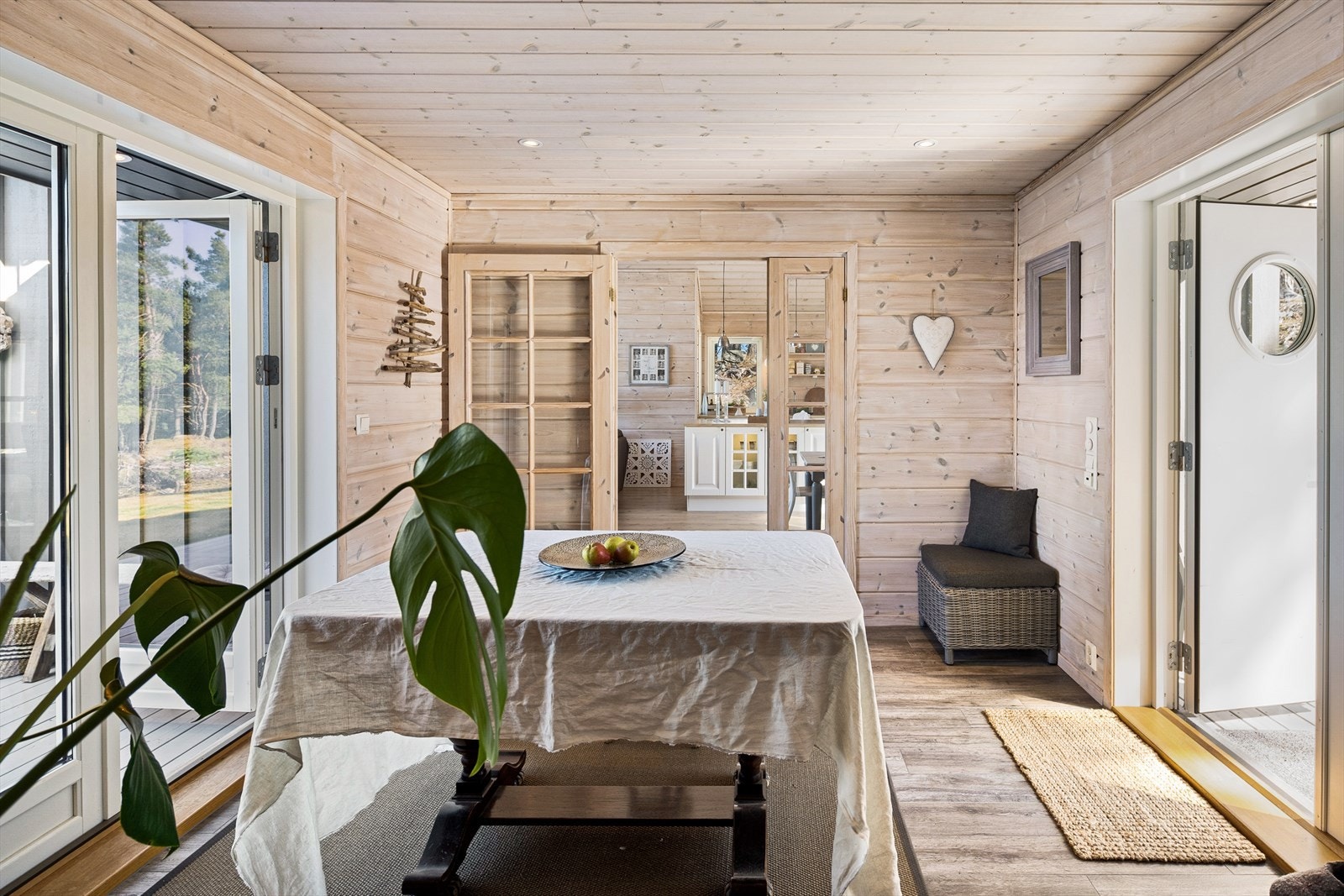 Romslig hall Galleribilde