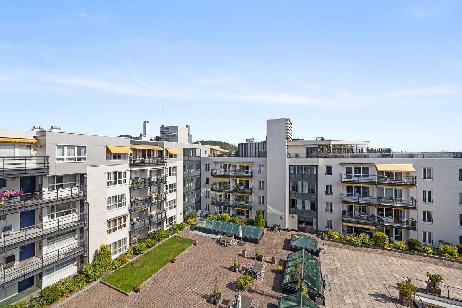 Leiligheten ligger sentralt til i attraktive Atriumgården/Vennersborg i Sandvika Galleribilde