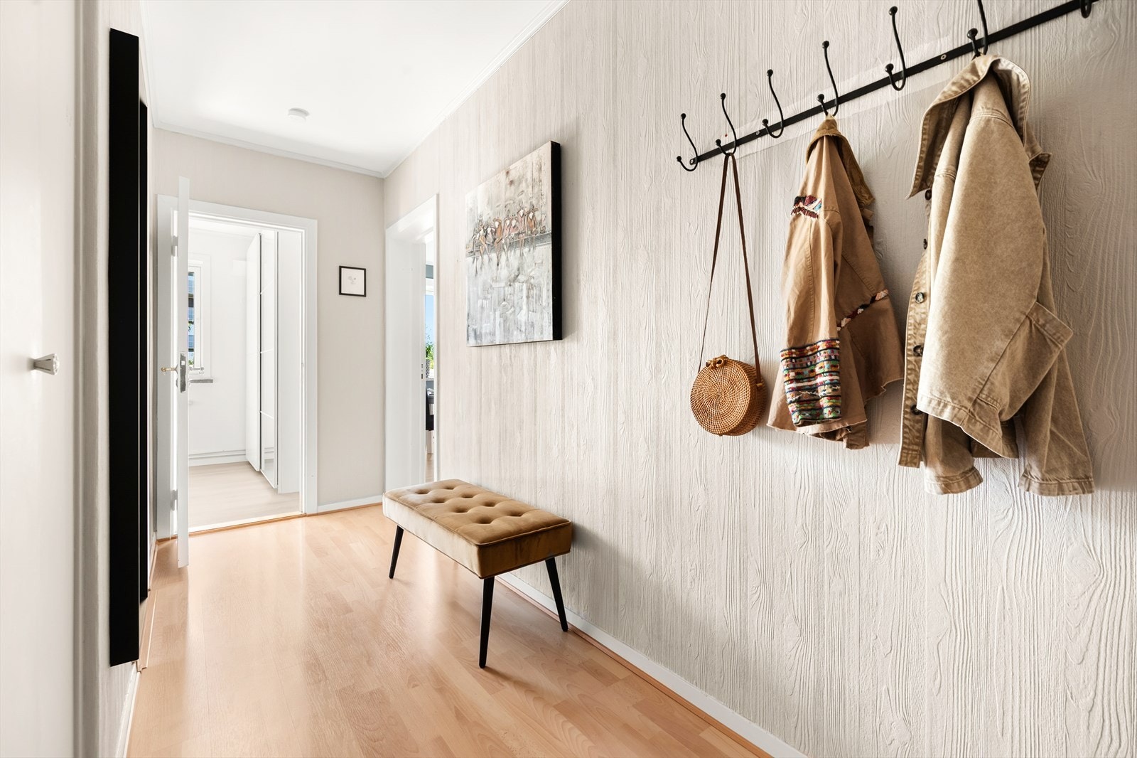 - Innbydende og romslig entré - Galleribilde