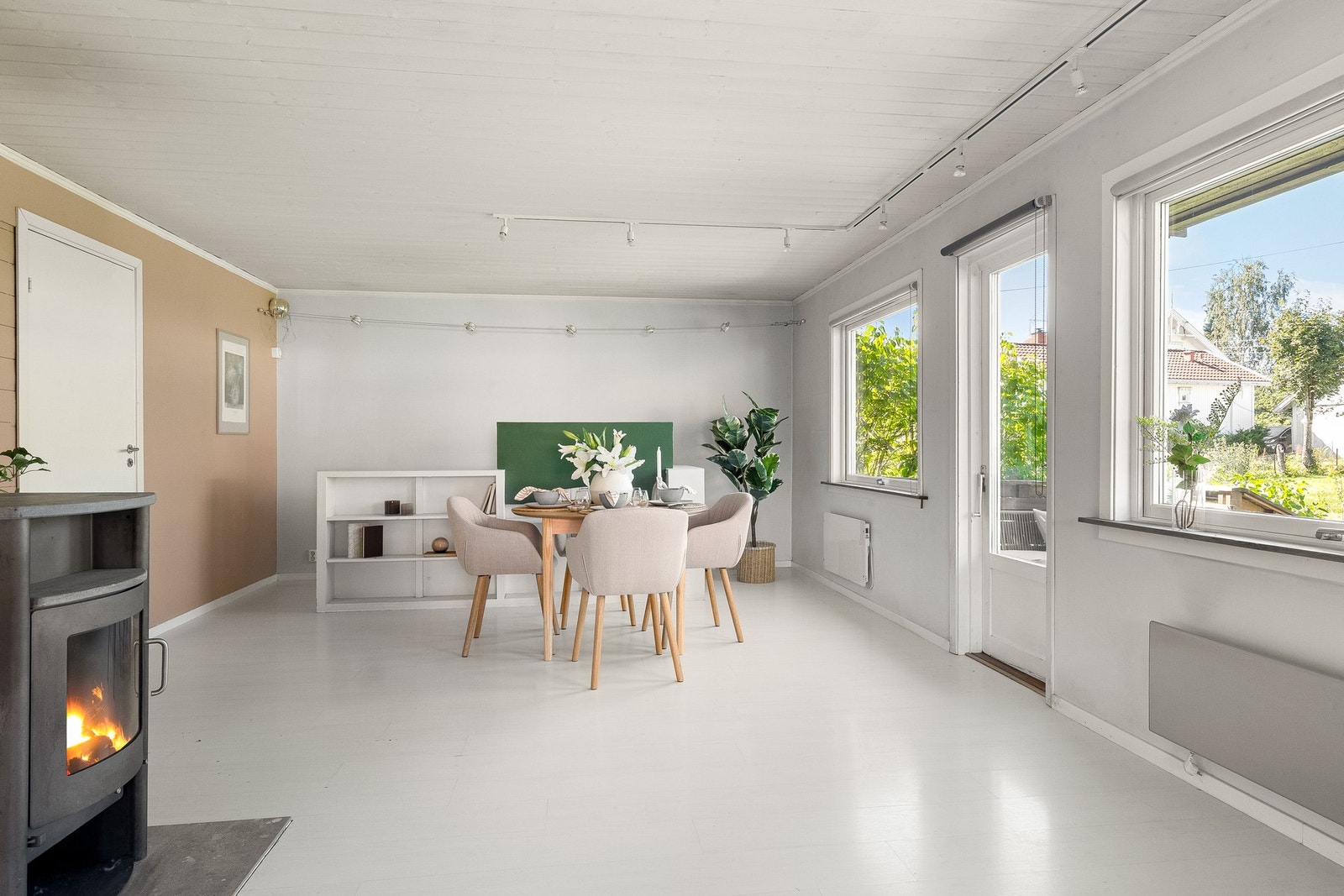 En peisovn med glassdør som gir både varme og hygge. Galleribilde