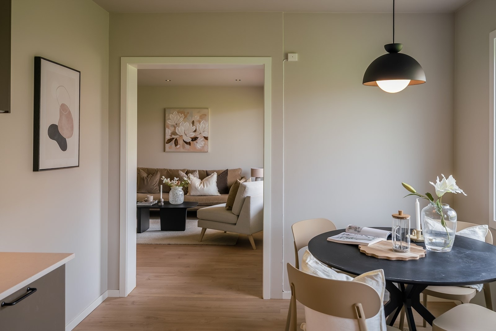 Felleskostnadene inkluderer alt fra drift, kommunale avgifter, samt TV/internett. Galleribilde