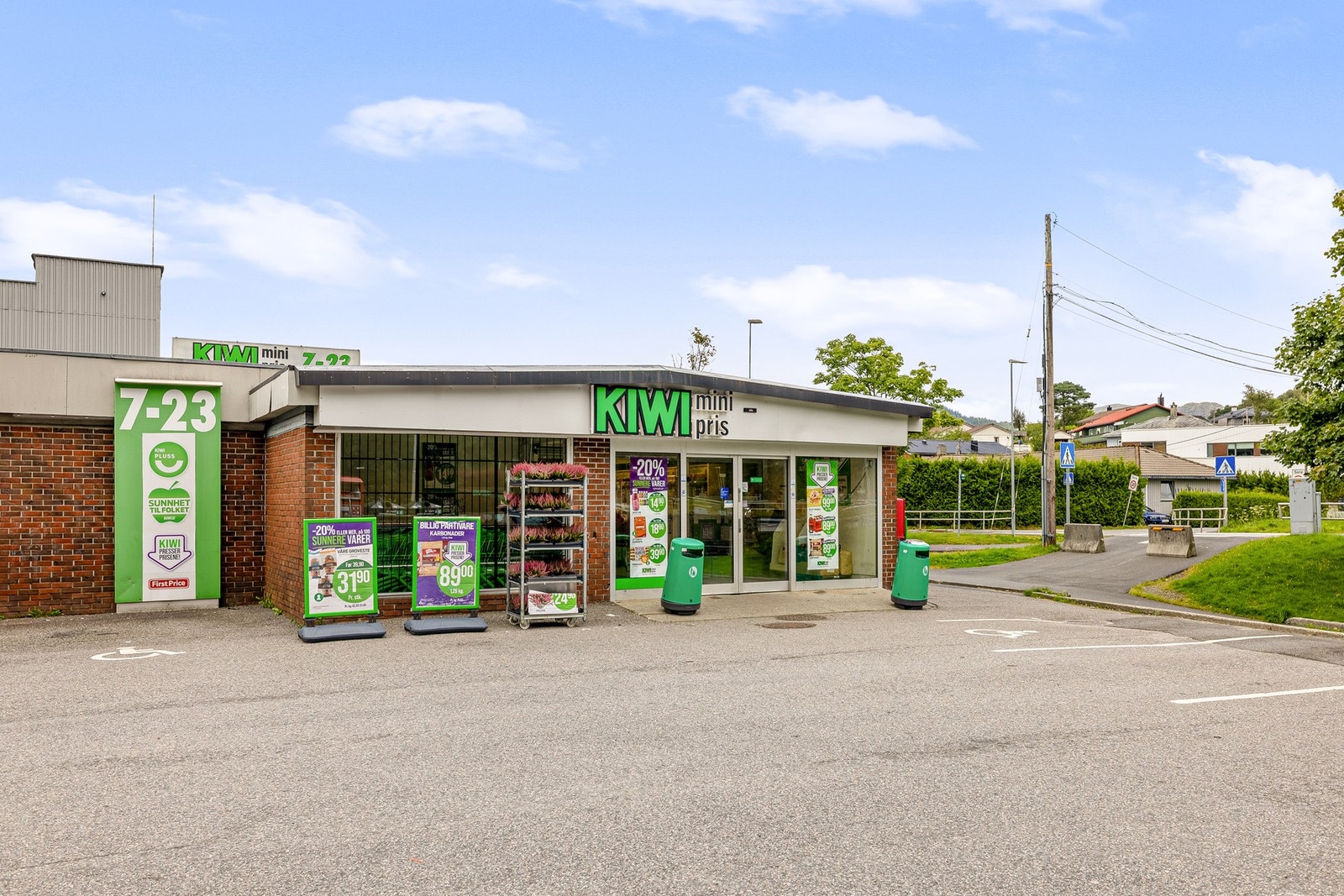 Det er heller ikke lange veien til Kiwi på Rolland, kun 9 minutter unna. Galleribilde