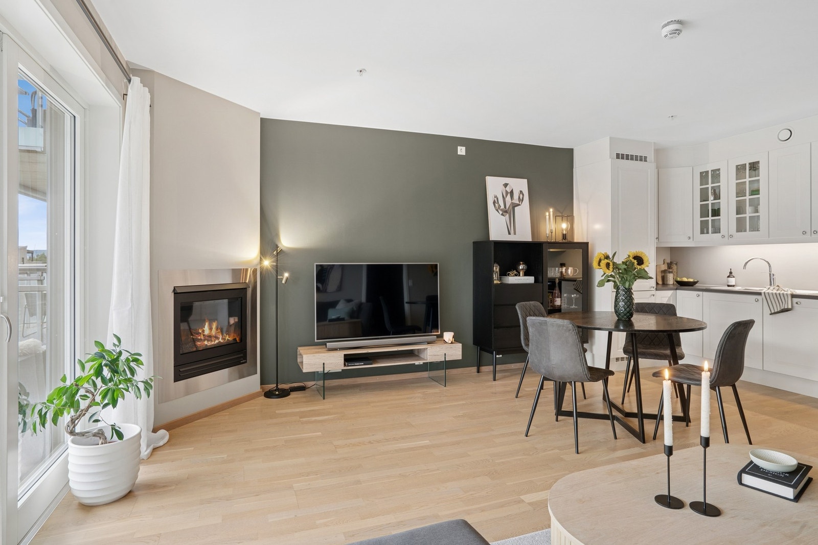 Peisen gir en lun atmosfære på kalde dager. Galleribilde