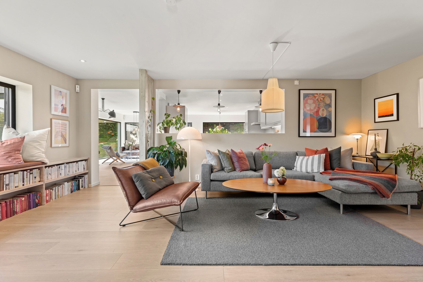 Forstue med videre tilgang til hovedstue. Galleribilde