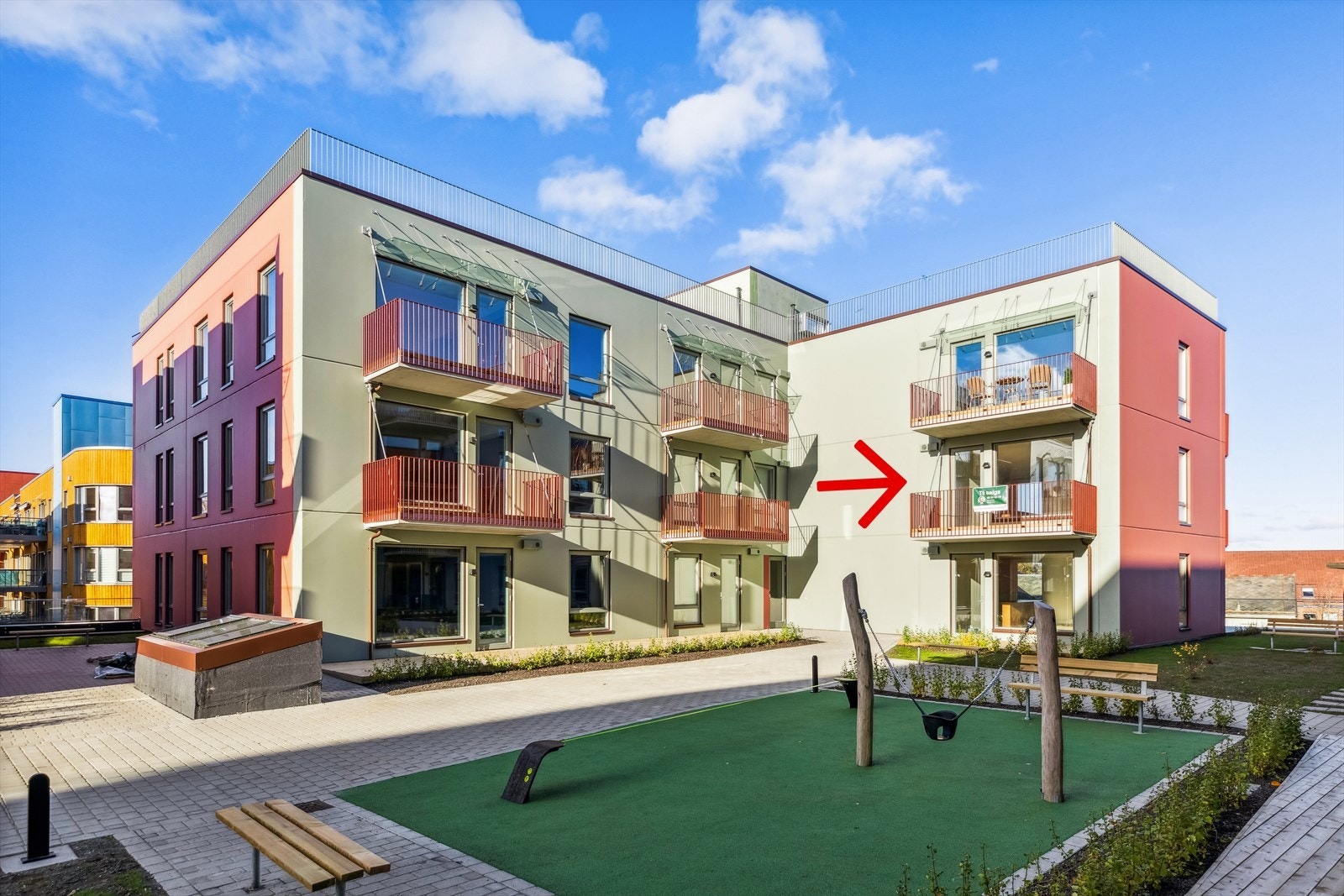 Takhagen byr til utendørs hygge for folk i alle aldre. i tillegg disponerer beboerne en stor solfylt takterrasse med sol fra soloppgang til solnedgang. Galleribilde